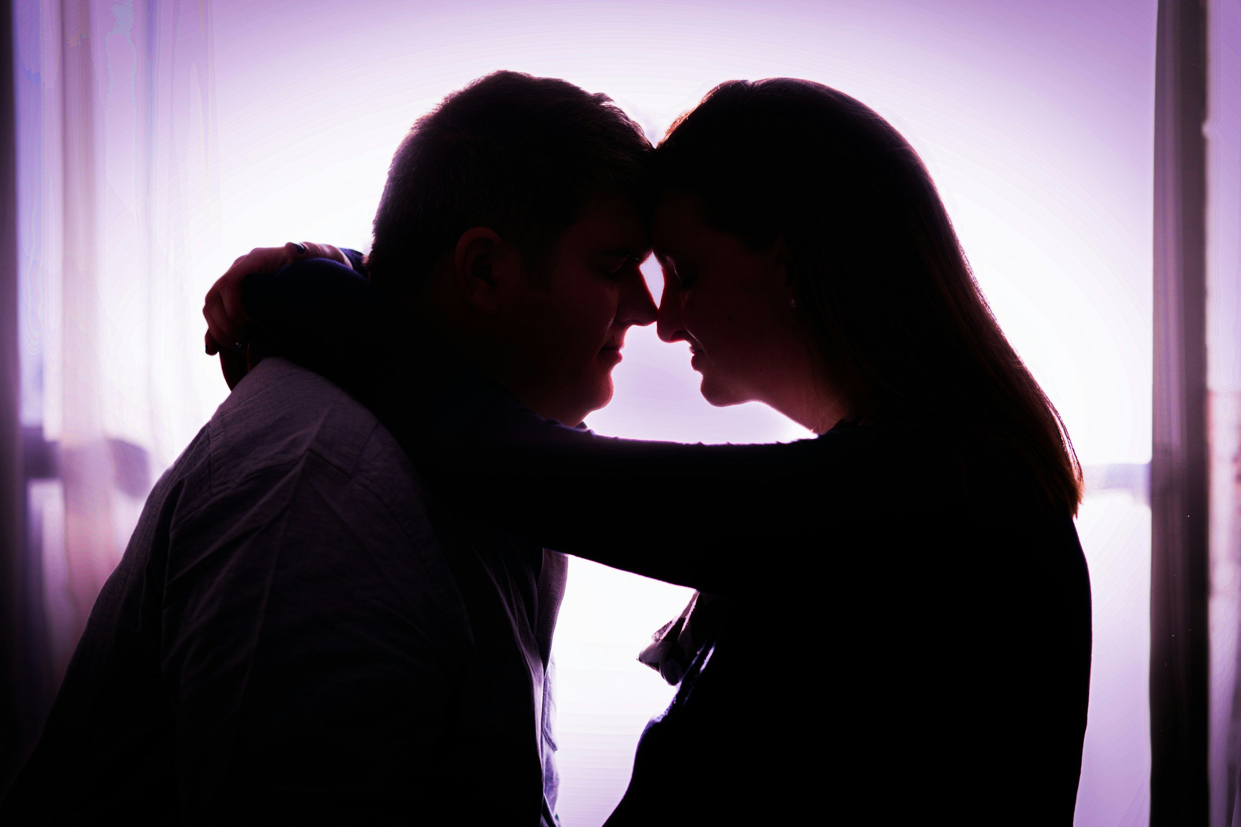 The Pursuer–Withdrawer Cycle: How to Break the Anxious–Avoidant Relationship Pattern
