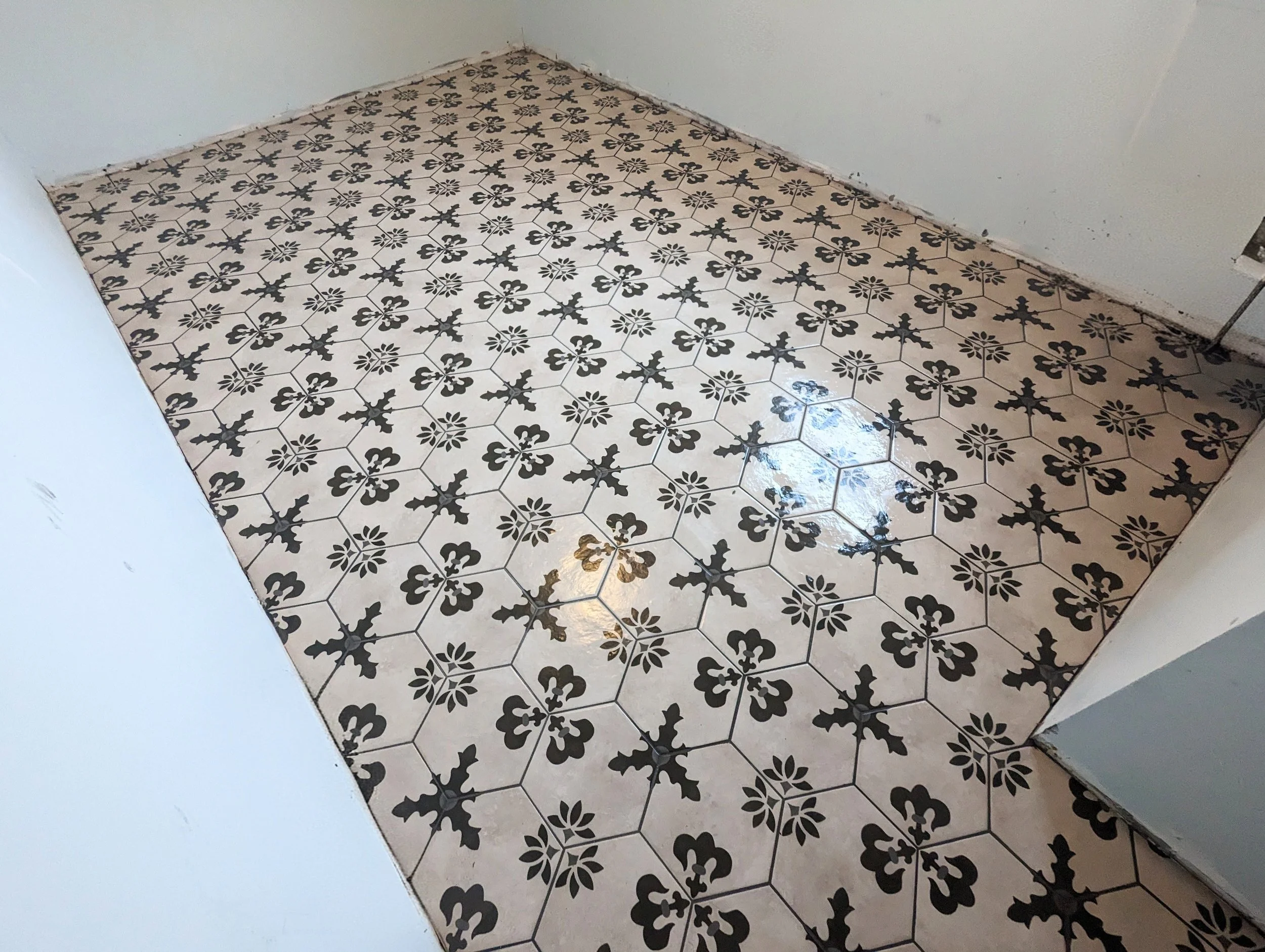 Hexagon floor tile