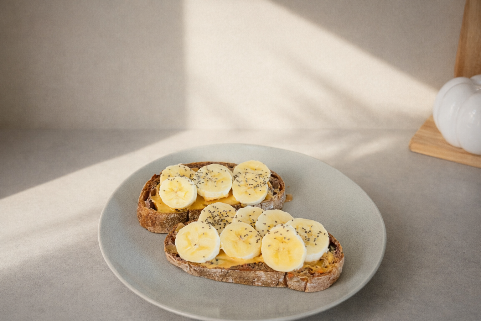 banana with chia seeds.png