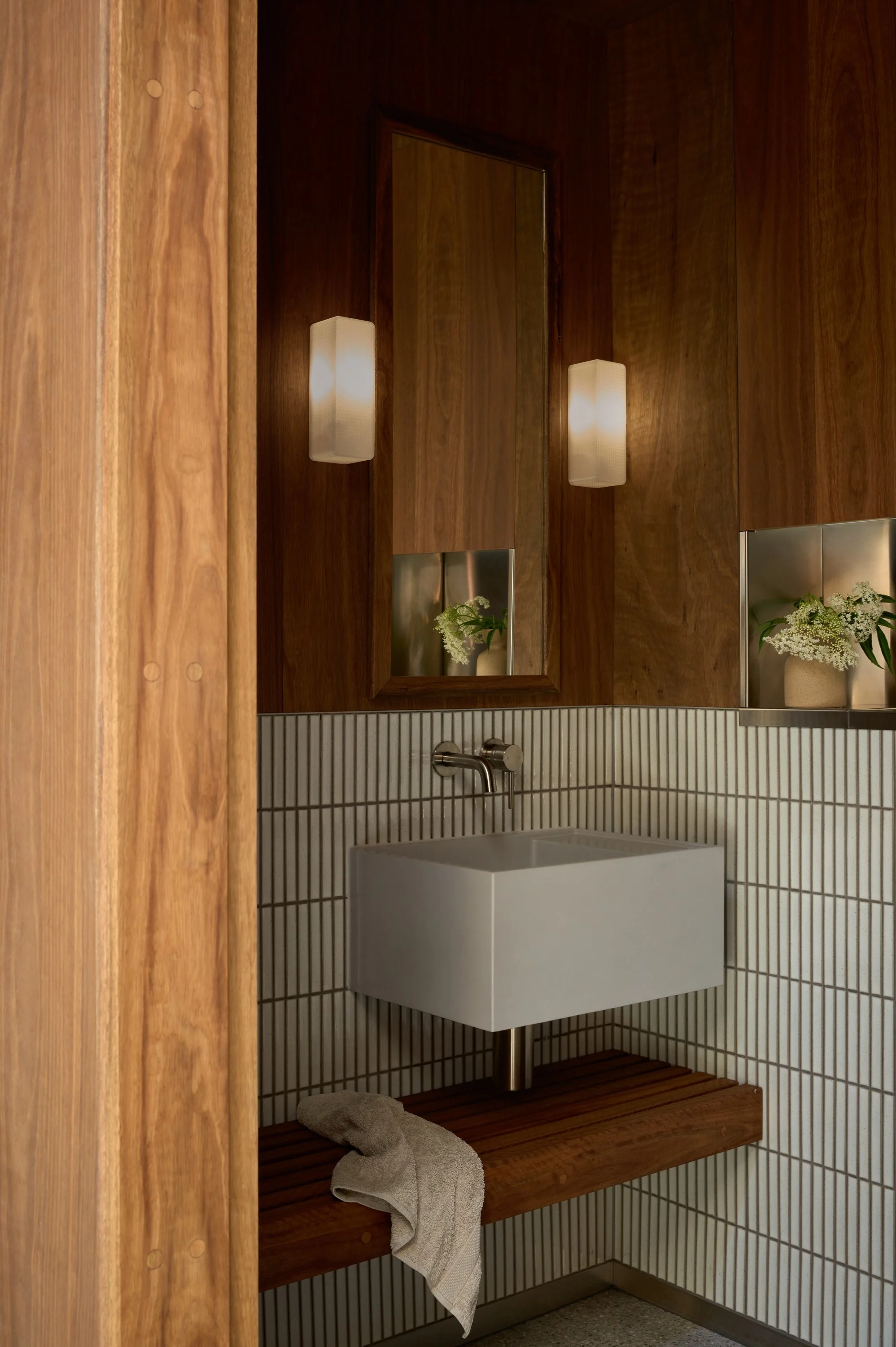 20251217_Hovea_Flowhouse_ 1.jpg