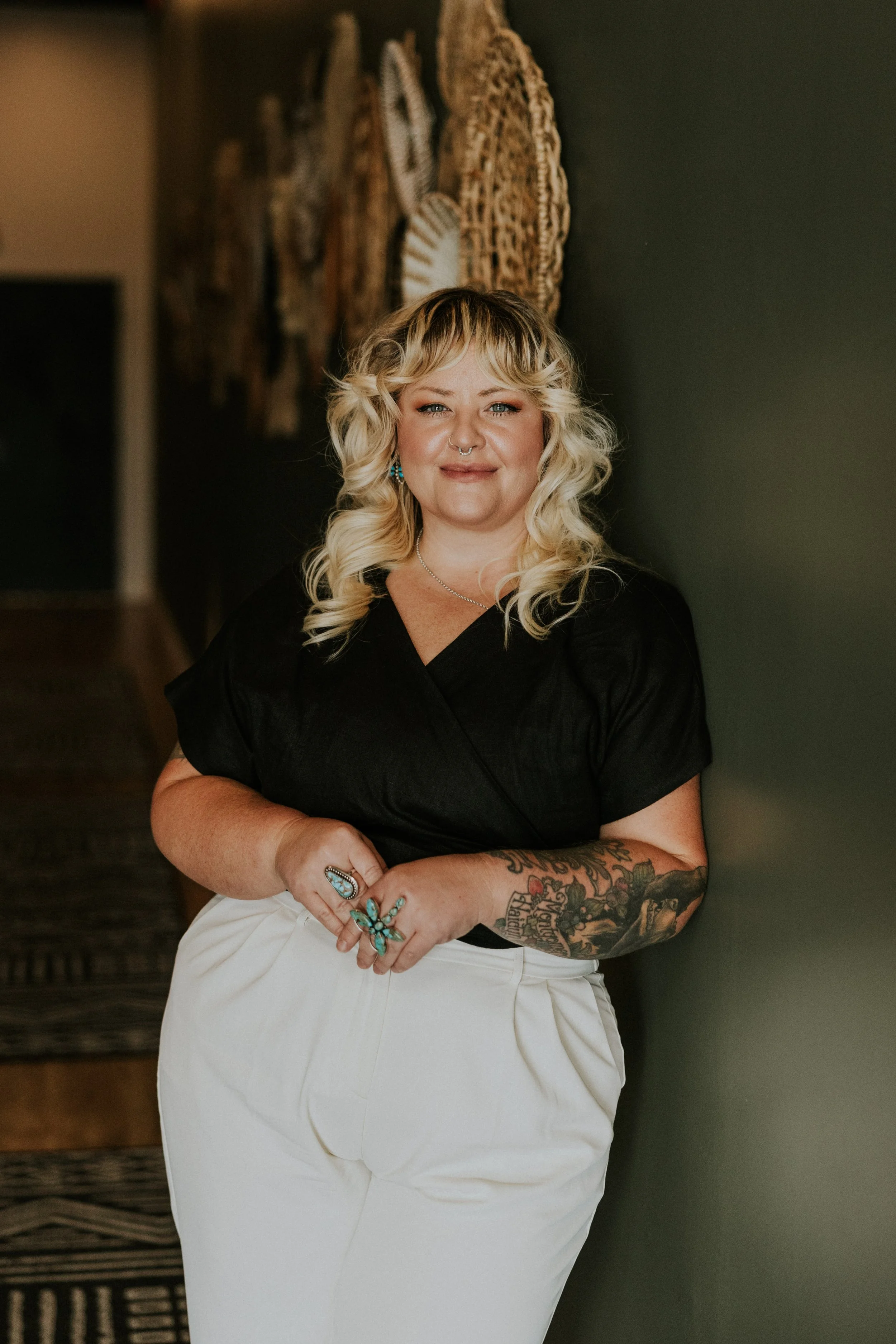 Jessica, founder of Linc + Lani, acupuncturist and massage therapist in Knoxville, Tennessee.