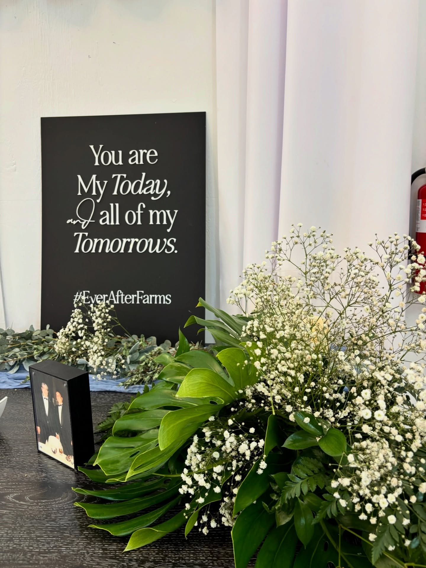 Where today&rsquo;s cheers become tomorrow&rsquo;s stories🥂🍾

#kndontherocks #miami #mobilebar #weddingvibes #explorepage