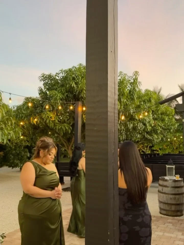 Views that hit. Champagne that pops. Cheers all around 🥂🍾

#KNDOnTheRocks #ChampagneNights#wedding2026#mobilebar#miami