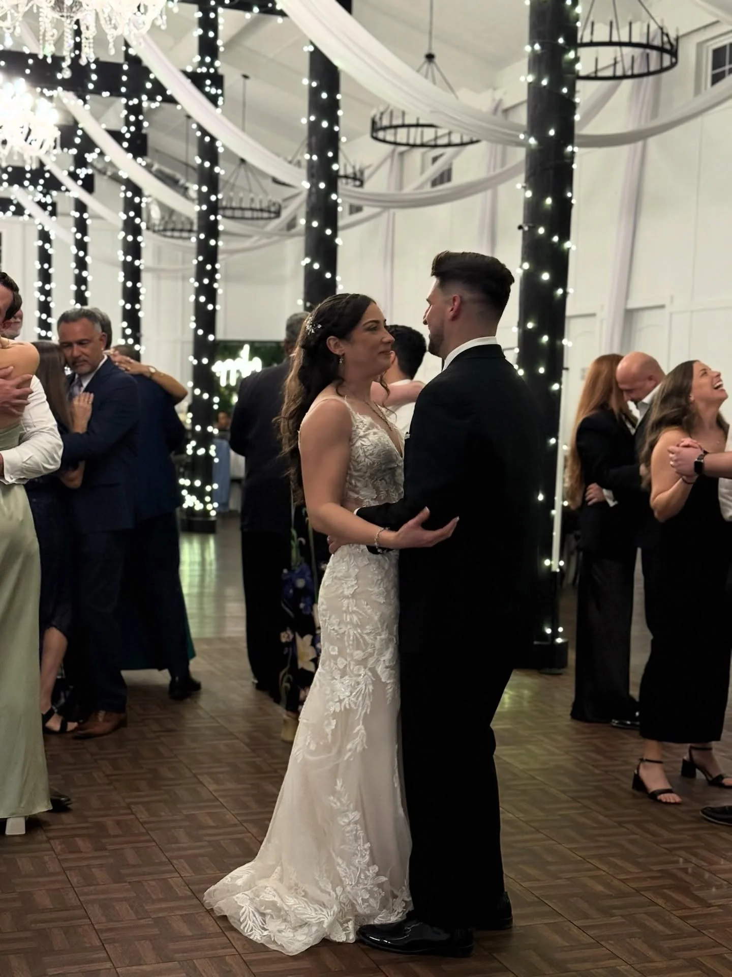 Here for the &ldquo;I do&rdquo;s and the cheers 🥂✨