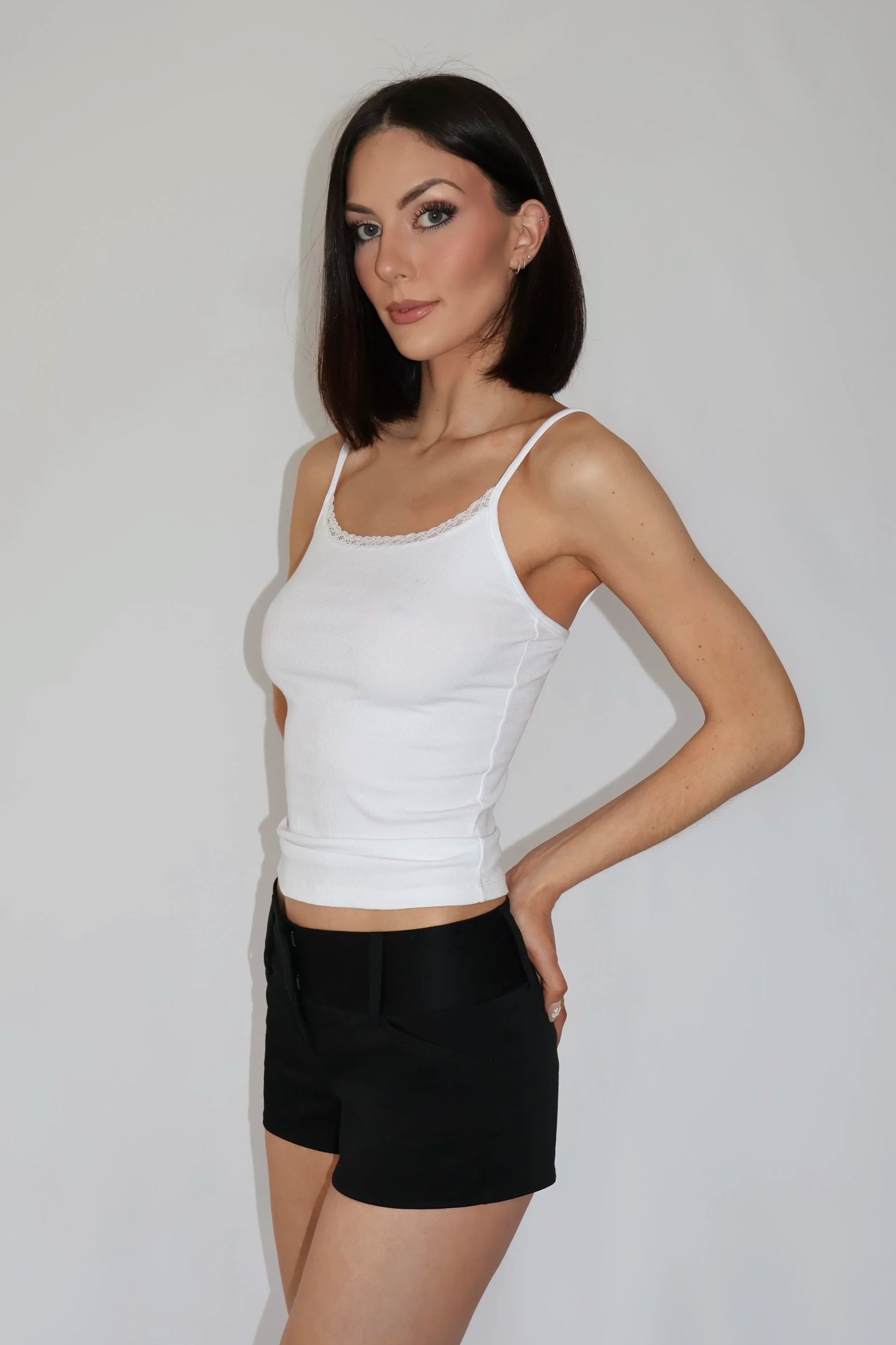 Facetune_21-04-2026-12-36-37.jpg