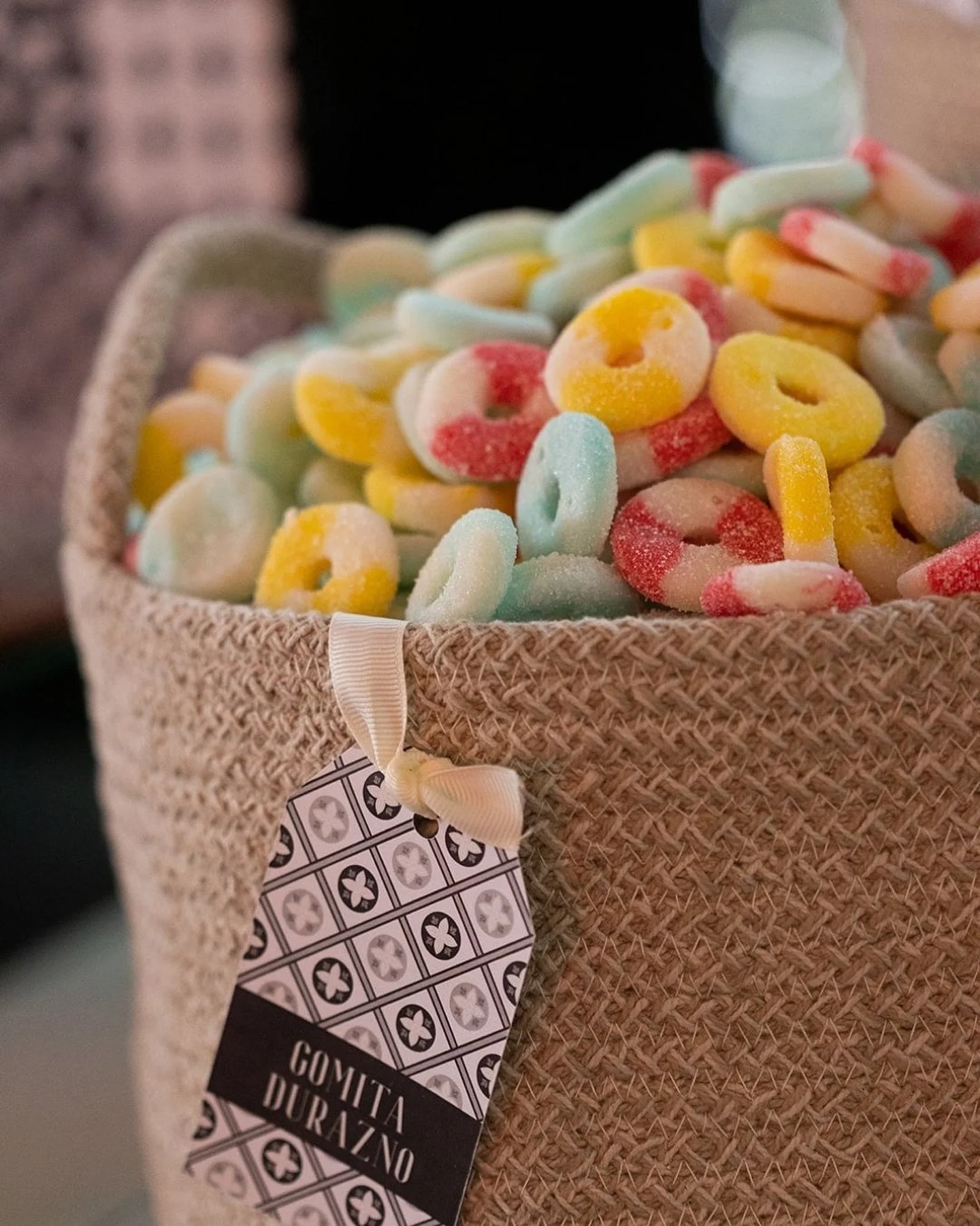 &iexcl;Transforma tu evento con nuestra mesa de dulces a la medida! Elige entre una gran variedad de productos que cautivar&aacute;n a tus invitados. 

#mesadedulces #decoraci&oacute;n #eventos #boda #graduaciones