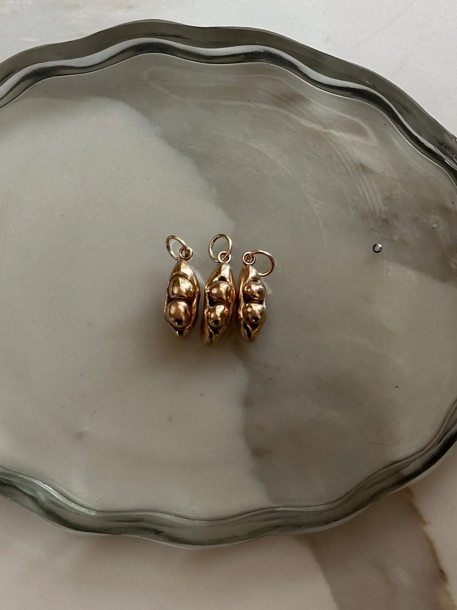 peas in a pod charm (BRONZE)