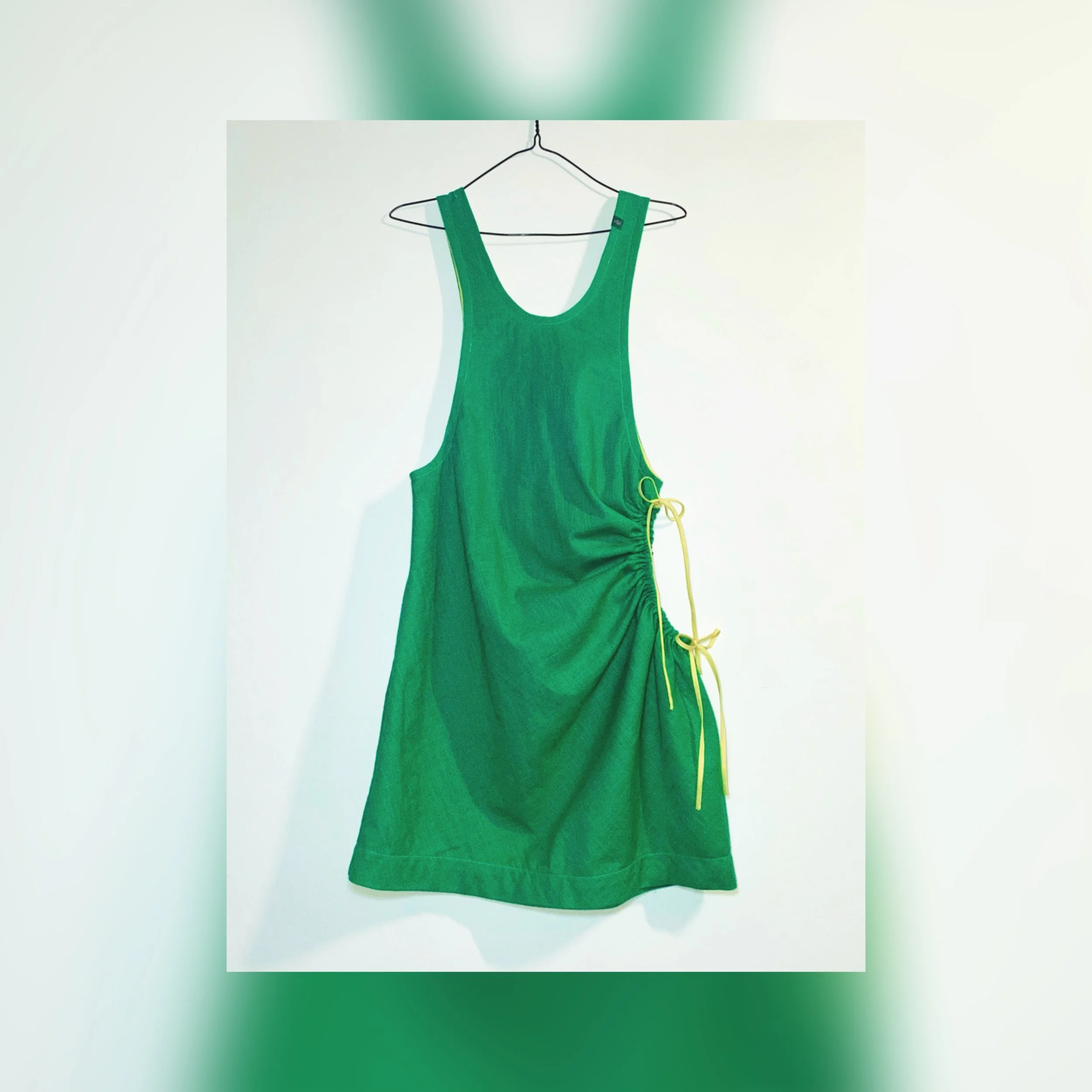 Étant Donnés Apron