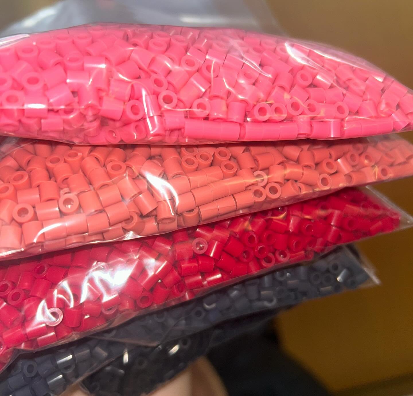 #gridset  #lockin #art #beads #baskets 😍😍😍😍😍 it&rsquo;s my last year in school making the most of it all I feel like I am finally creating stuff I&rsquo;m proud and excited about #yay 💖🙈💖🙈💖