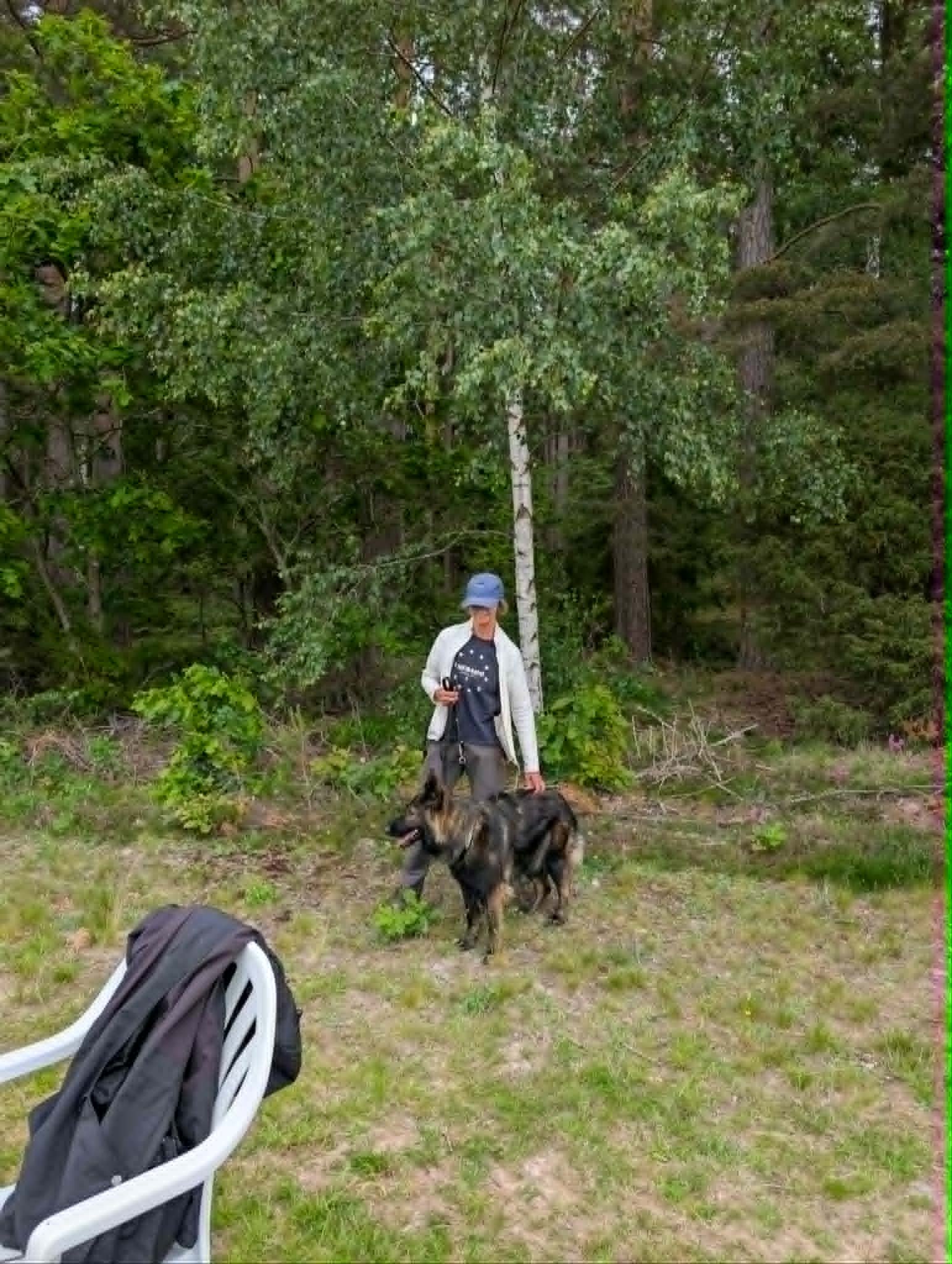 hund och förare efter spår.jpg