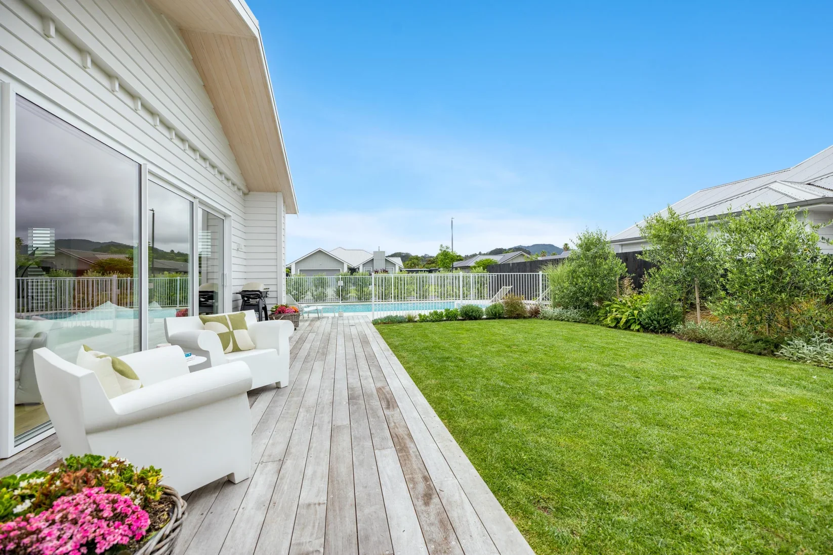 46a Point Wells Road, Point Wells garden view.