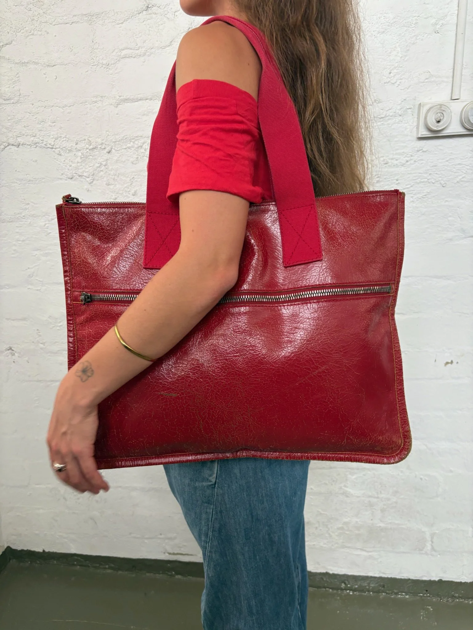 MIU MIU CRACKED LEATHER TOTE BAG