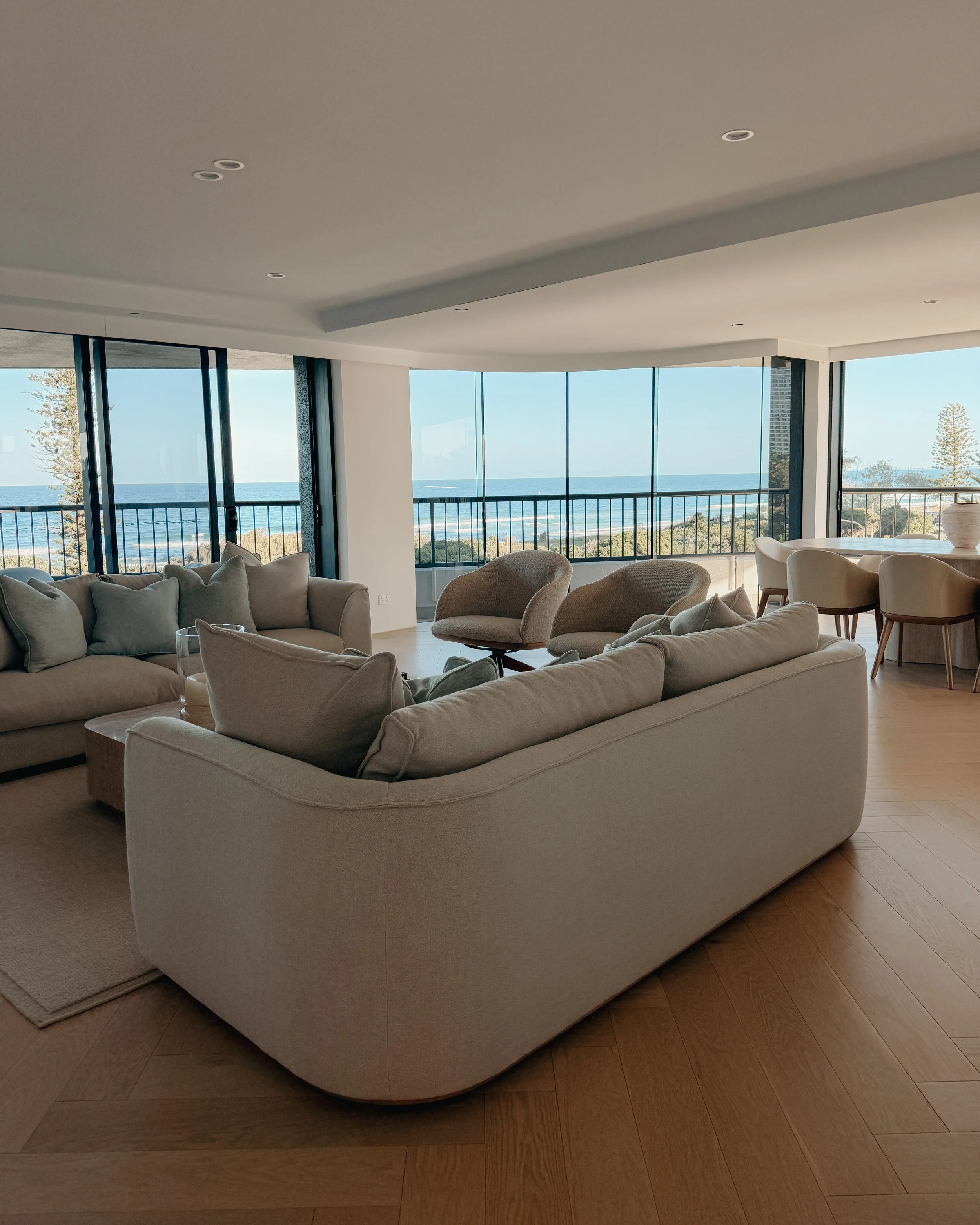 tid-studio-sydney-oceanview-apartment-gold-coast-kitchen-living-room-remodel-modern-coastal-condo-renovation-contemporary-interior-design-5.JPG