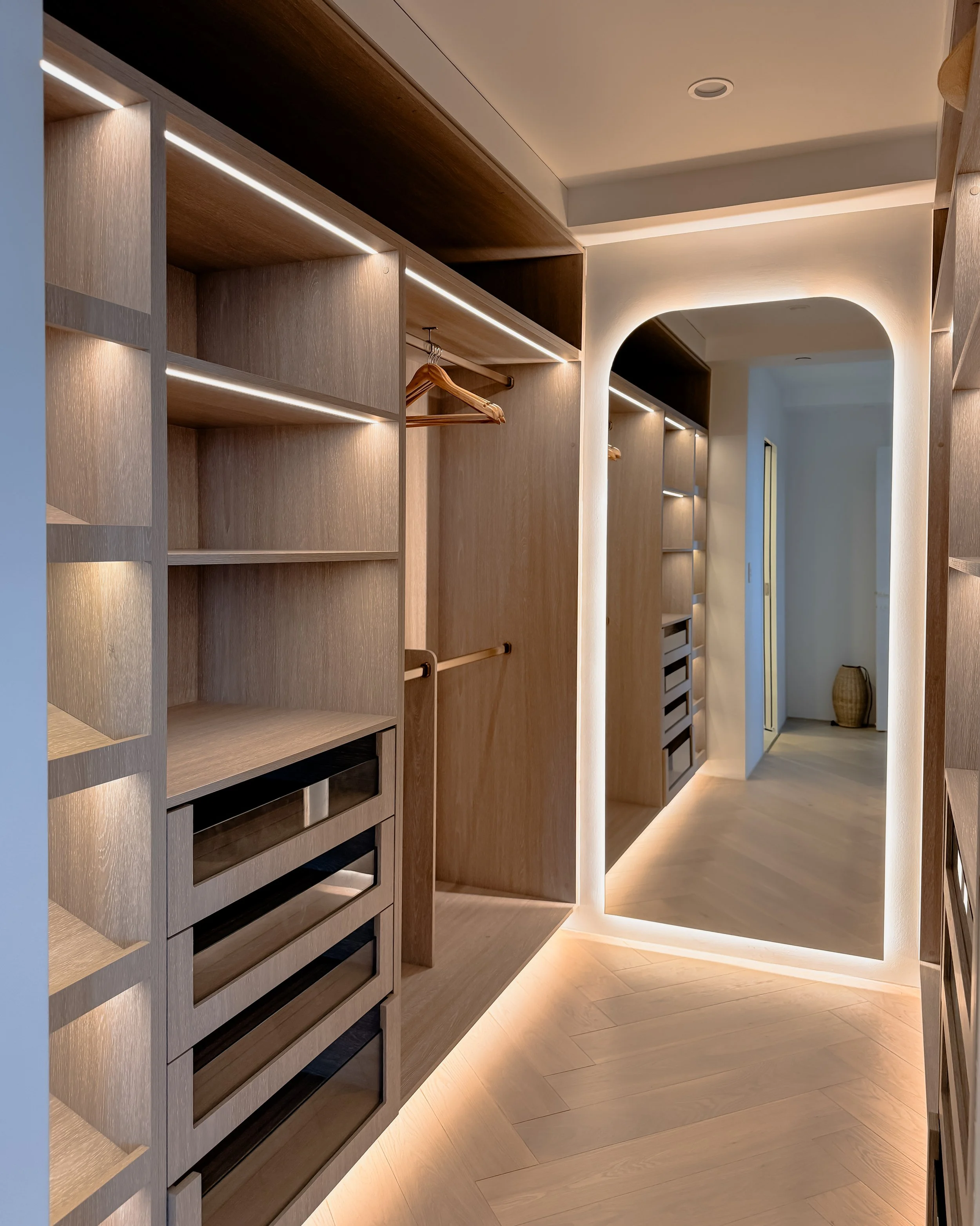 tid-studio-sydney-oceanview-apartment-gold-coast-master-ensuite-remodel-modern-coastal-condo-bathroom-renovation-double-vanity-wir-walk-in-robe-closet-contemporary-interior-design-2.JPG