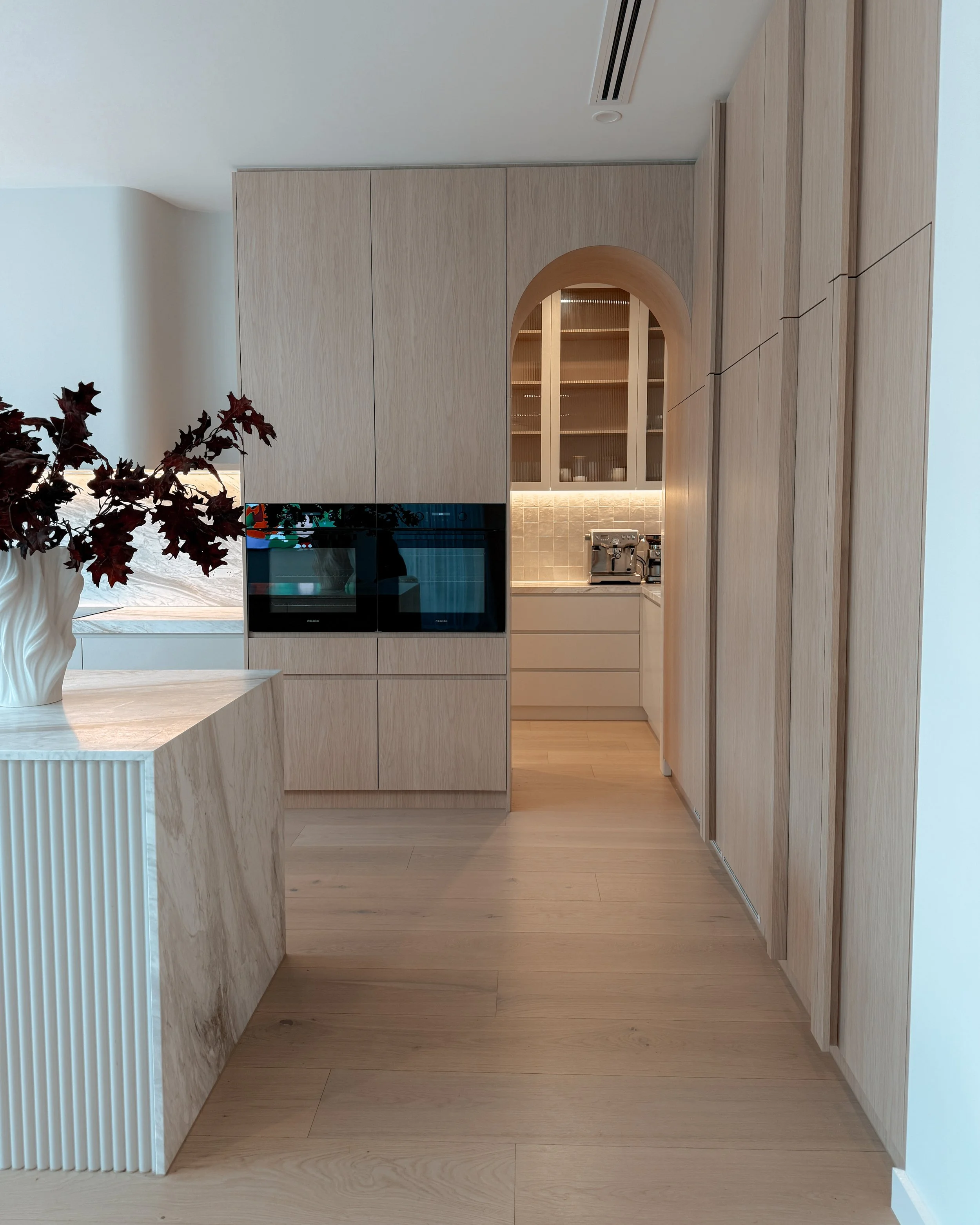 tid-studio-sculpted-serenity-kitchen-arched-pantry-entry-fluted-island-new-build-melbourn-interior-design-sydney-20.JPG