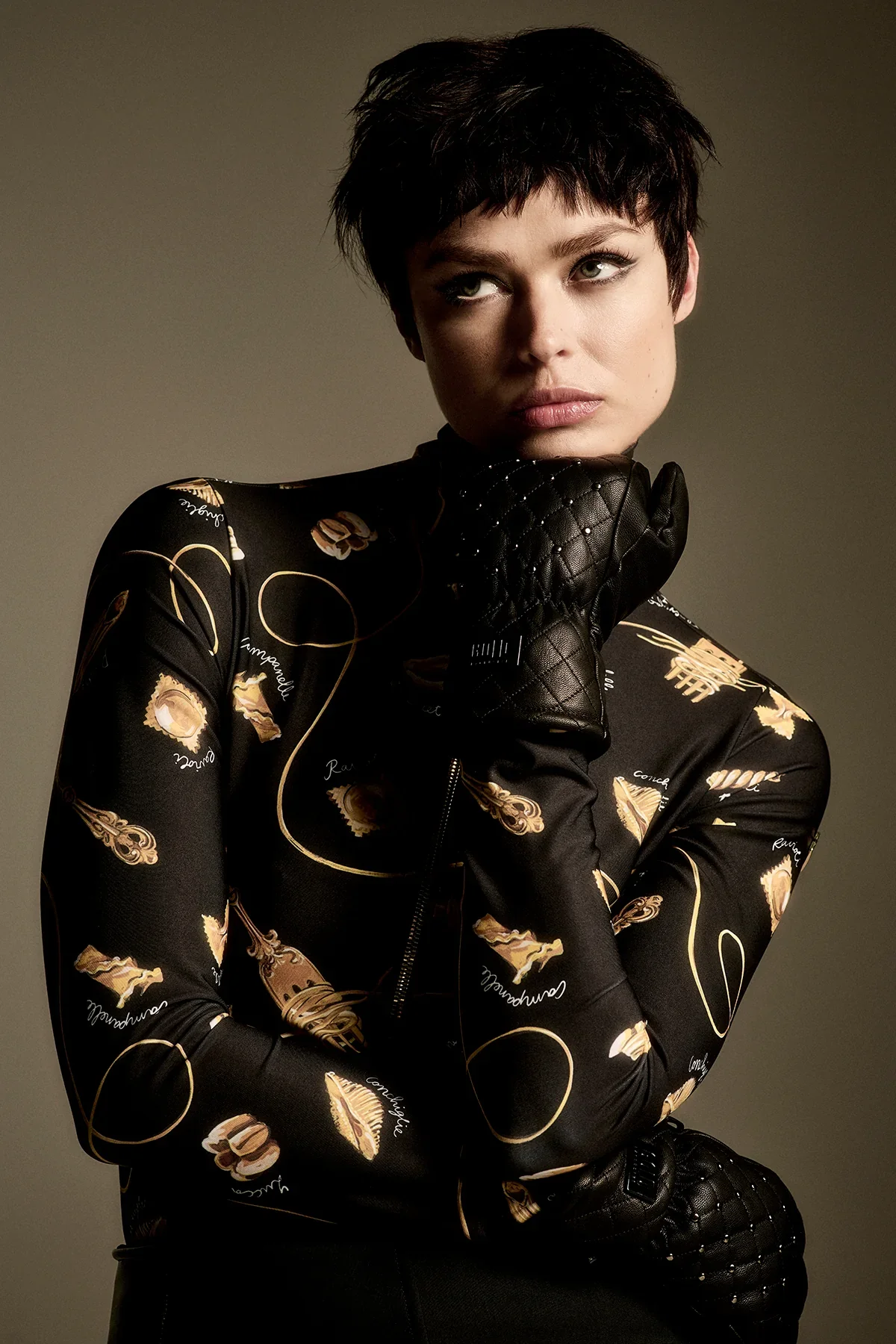 GOLD_1200x1800_07_616b6816-3871-4a31-aac0-1e728355fa73.jpg.webp