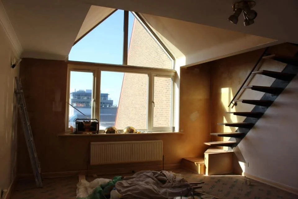 Dust free sanding system and stain blocking used in interior during interior surface preparation and interior decorating in Guildford