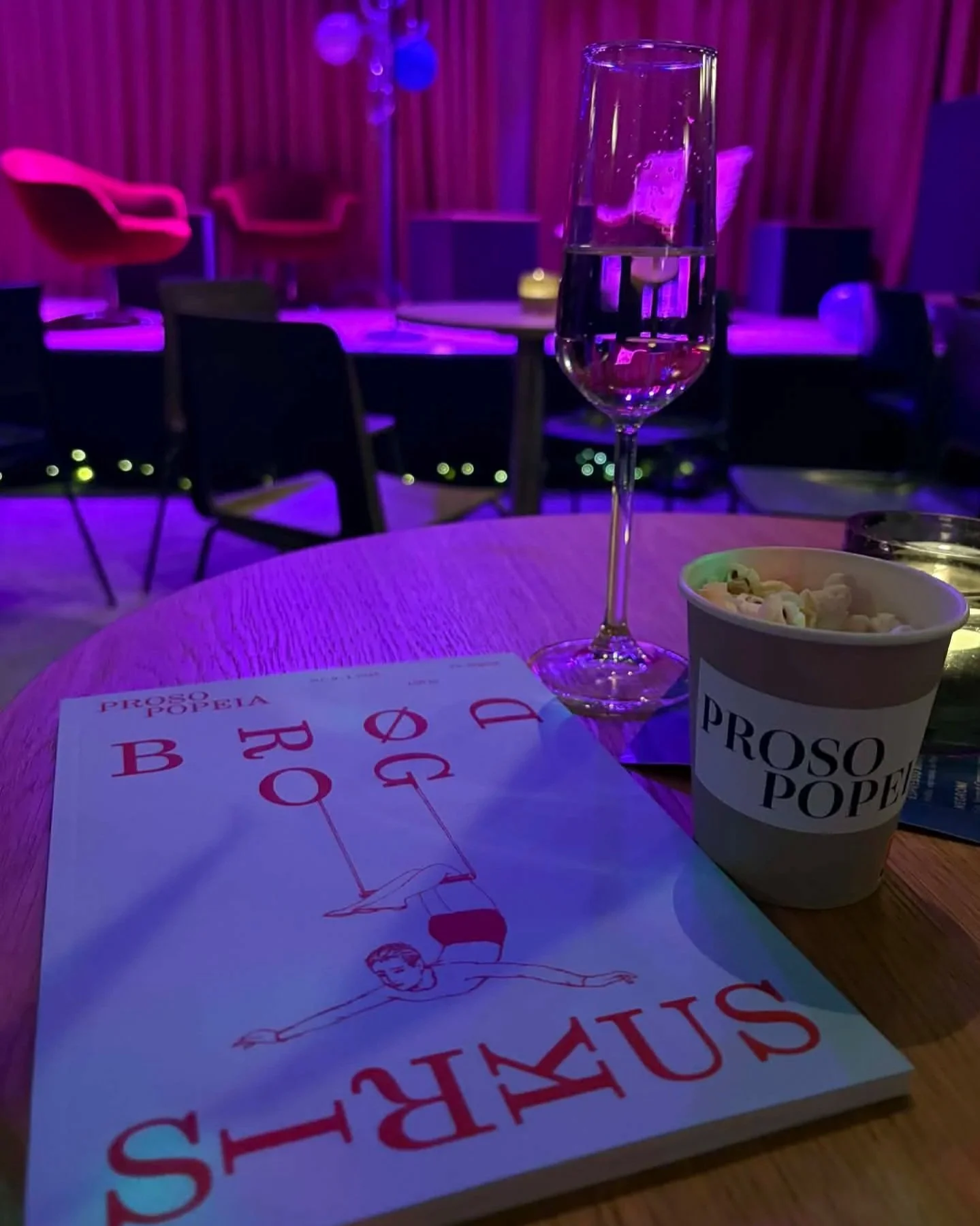 Bobler i glasset, slippfest for Propospeia, May-Britt Antonsen er illustratør!