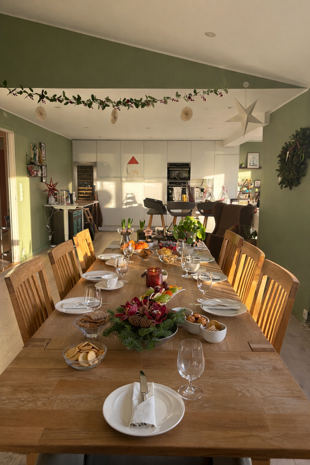 Koselig å bli invitert på finger mat og førjulskos hos gode venner.