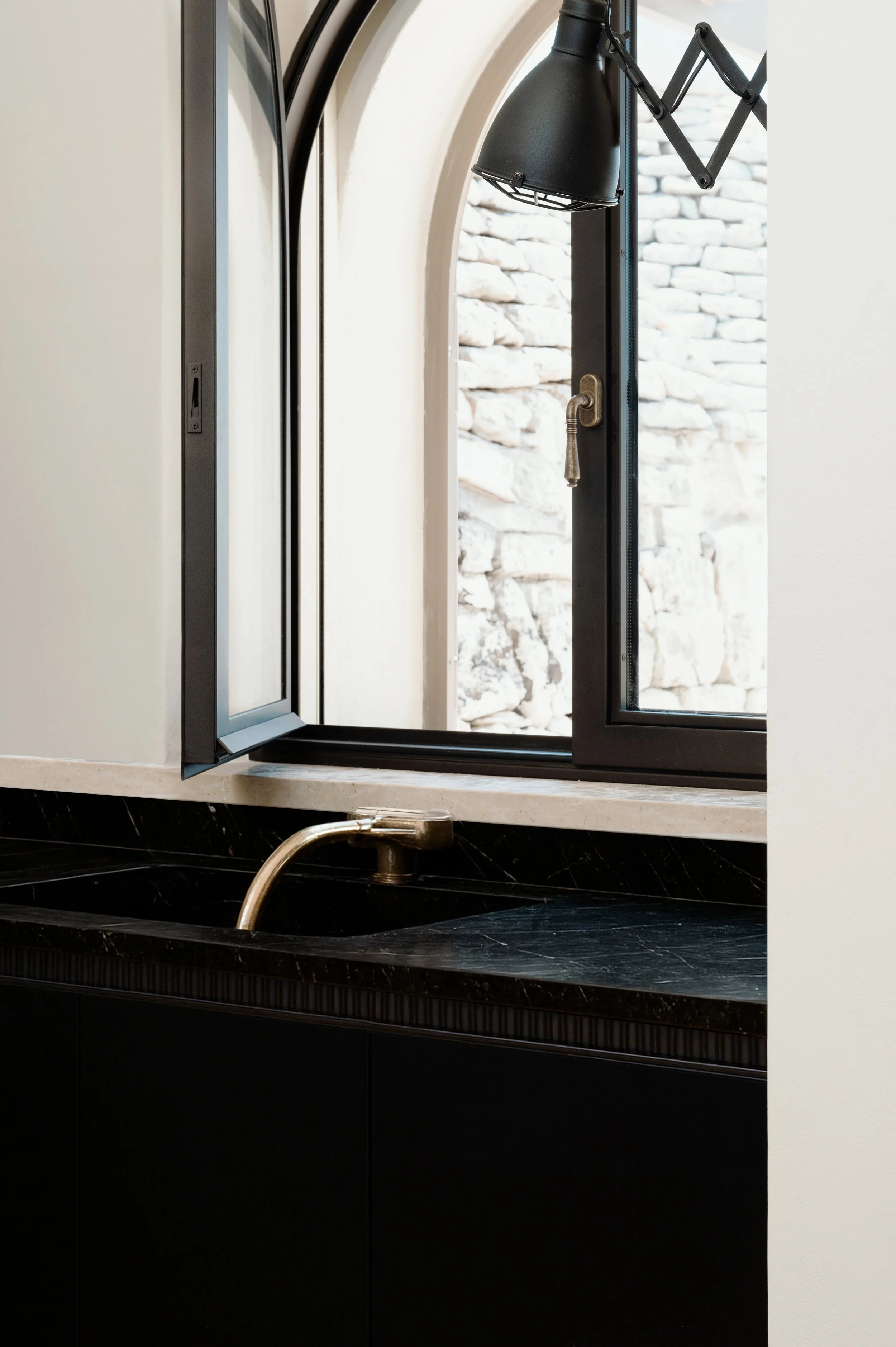 trullo lillà - skuadra lab 28 black.jpg