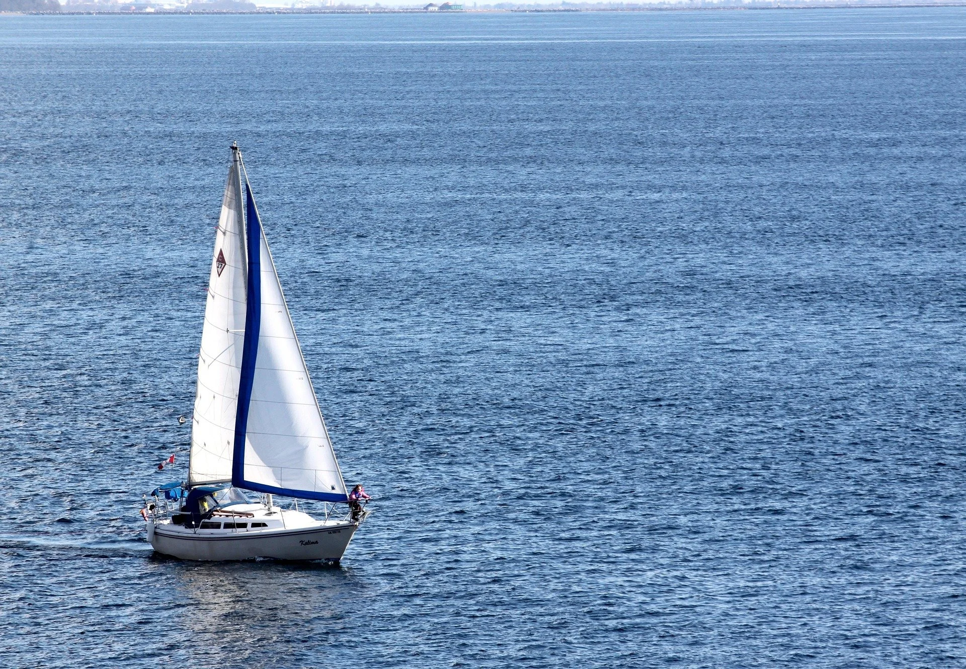 sailboat-995226_1920.jpg