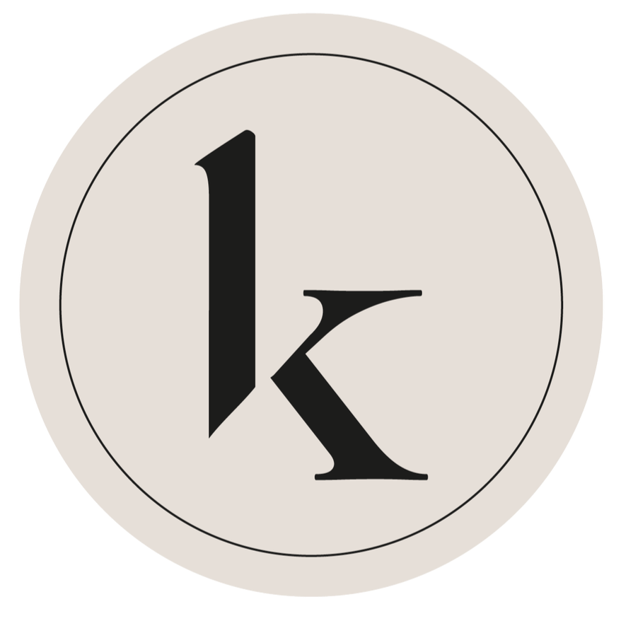 Grafik mit dem Buchstaben 'L' und einem anderen Zeichen in einem Kreis