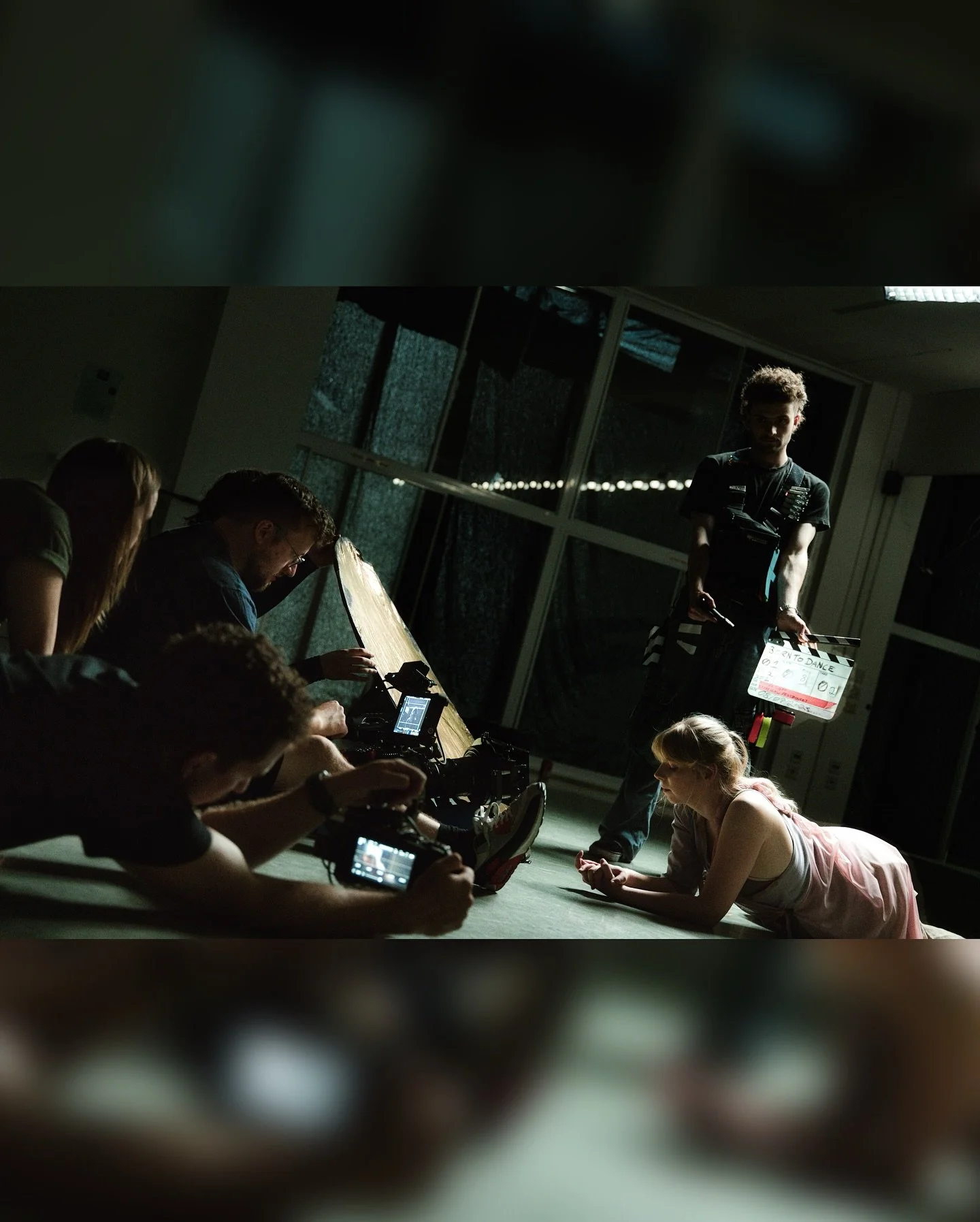 Behind-the-scenes from @born_to_dance.film 

𝗙𝗶𝗹𝗺&rsquo;𝘀 𝗦𝘆𝗻𝗼𝗽𝘀𝗶𝘀:

Nathalie, a young dancer, trapped in a black-and-white world of discipline, battles perfectionism and self-rejection during a solo rehearsal. When she finally breaks fr