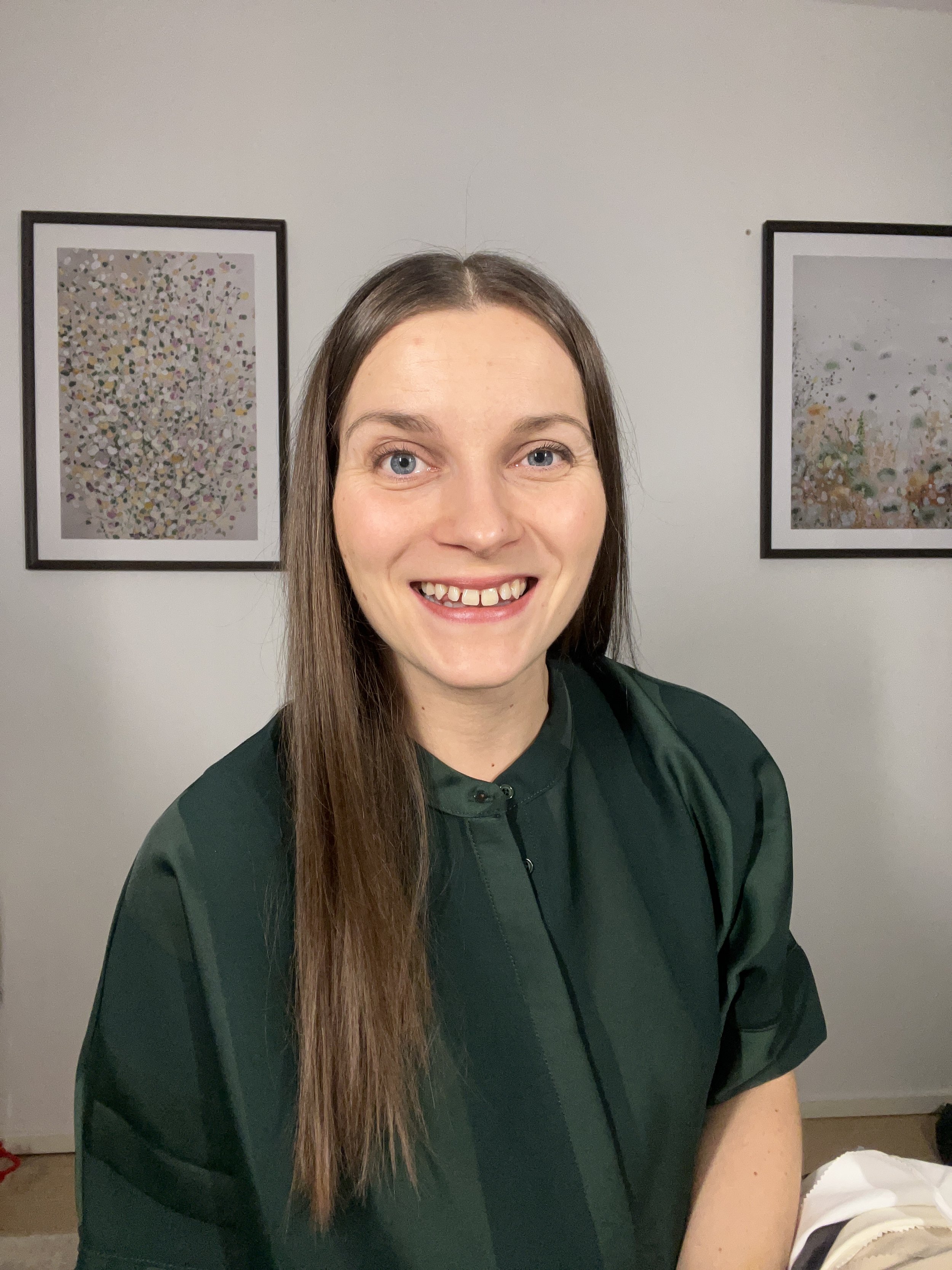 Turkulainen värianalyytikko Harmonia by Iida, Värien kemiaa-koulutus..