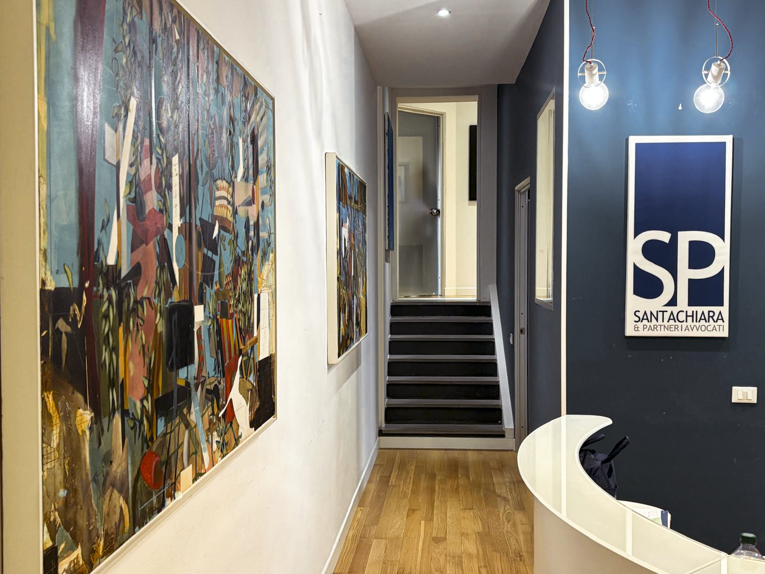 Opere d'arte in esposizione presso lo Studio Legale Santachiara in collaborazione con Bonioni Arte.