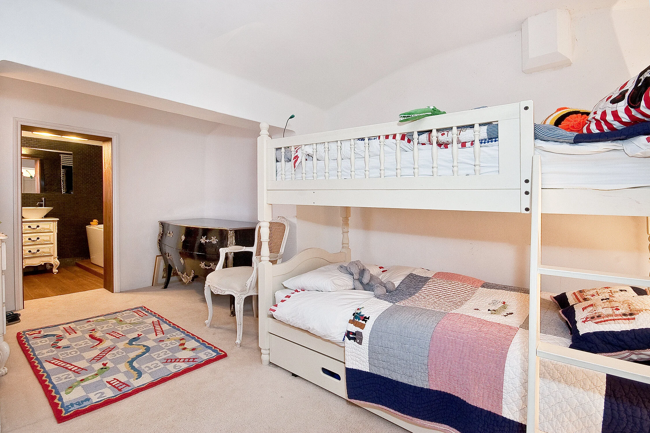 gdn@19 warrington cres-bed2c.jpg