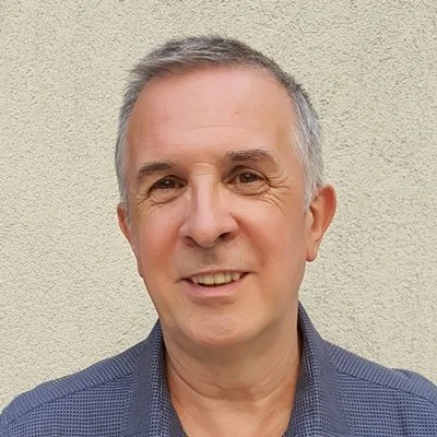 CURRENT AUTHOR PHOTO PETER MARK ADAMS.jpg