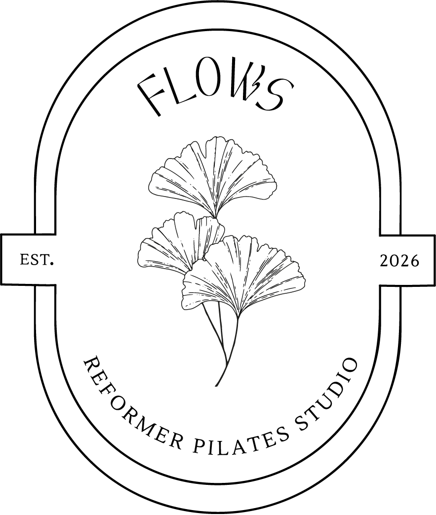 Logo Flows Reformer Pilates Bussum met ginkoblad