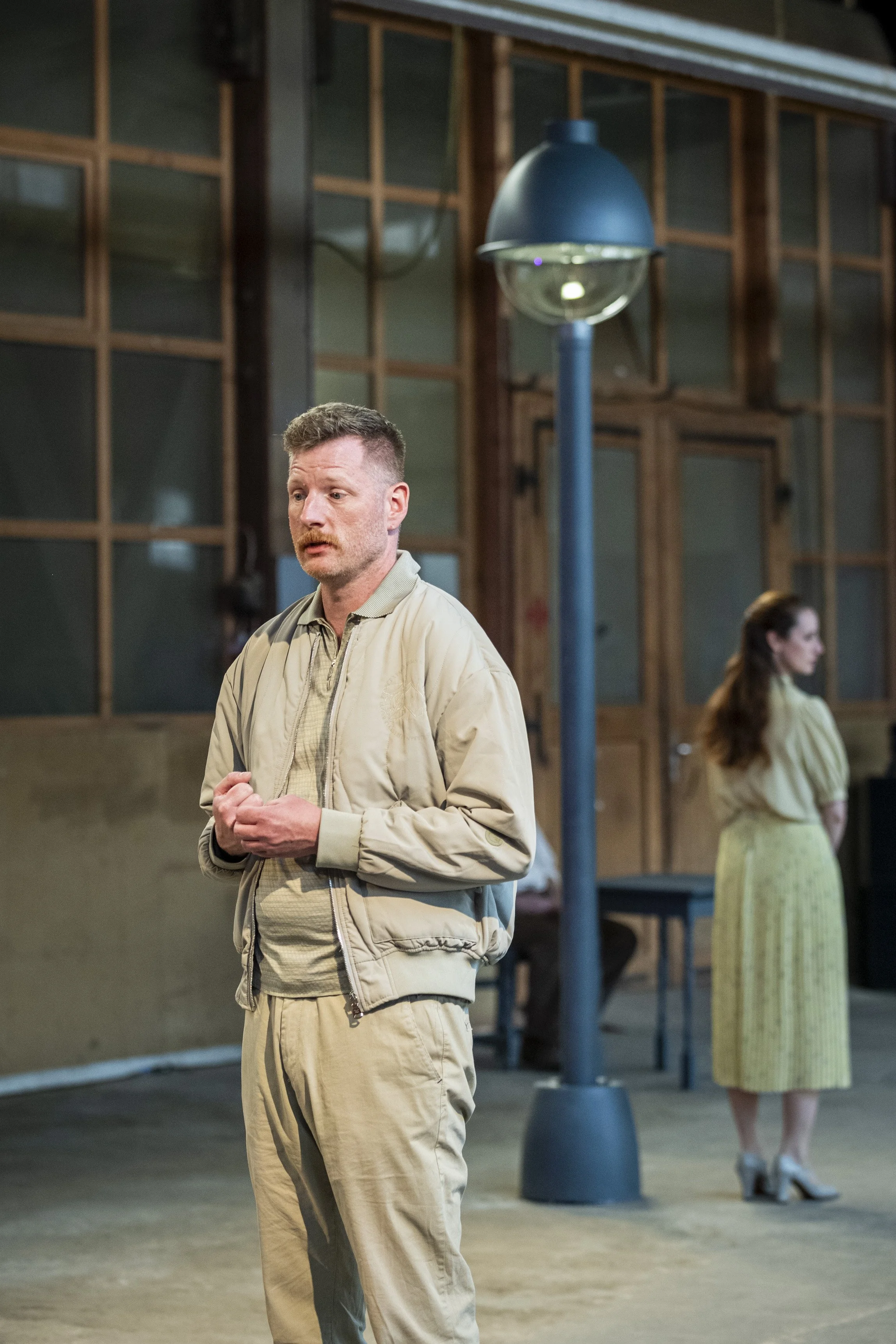 Robert Avenieu in "Das Feld", Robert Seethaler