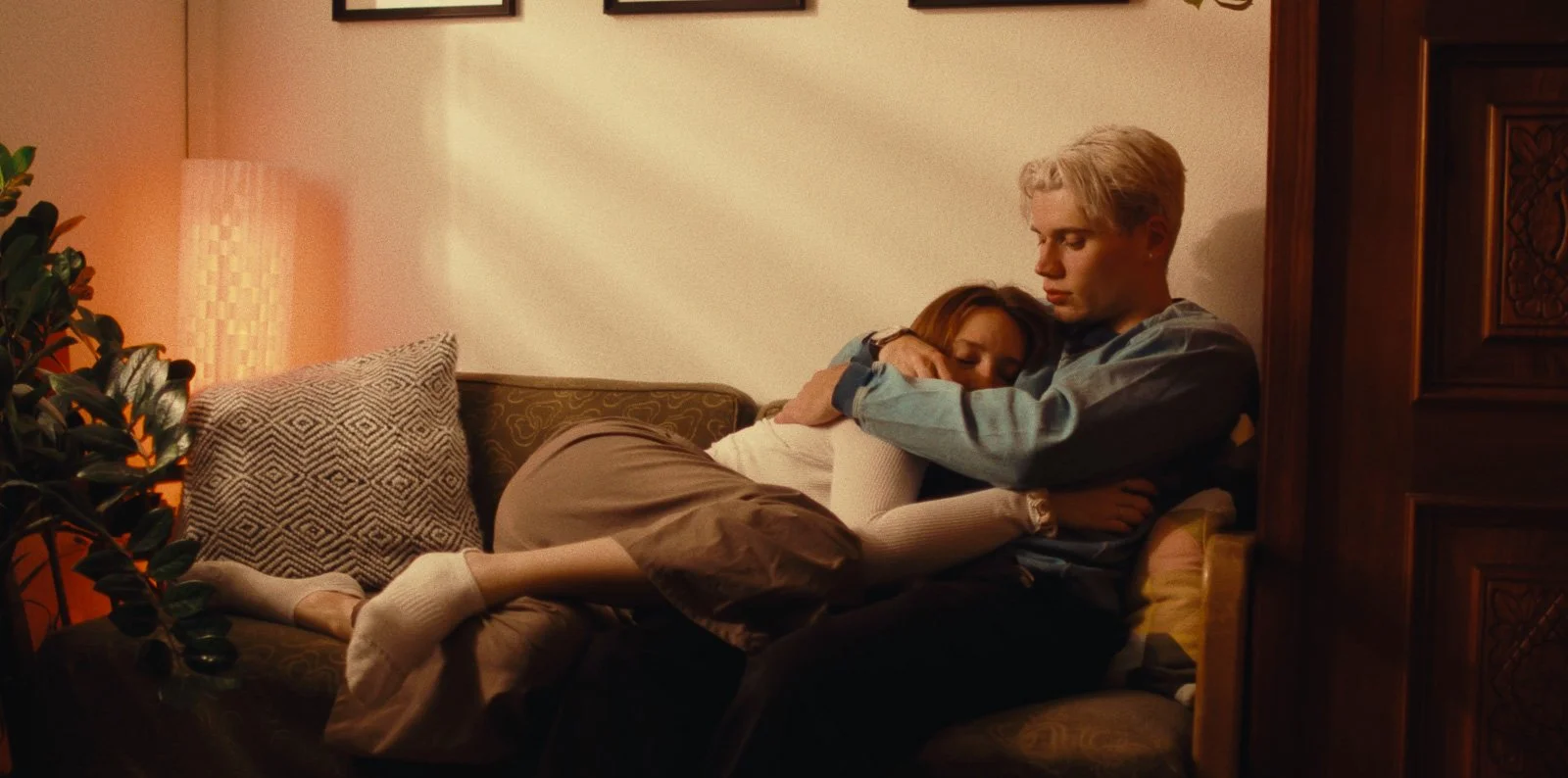 vince-decopa-lights-out-stills-14.jpg