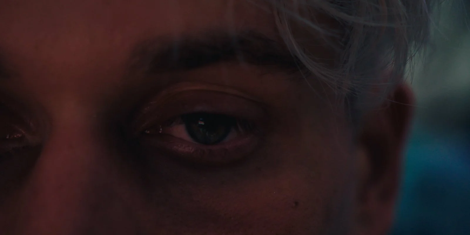 vince-decopa-lights-out-stills-30.jpg