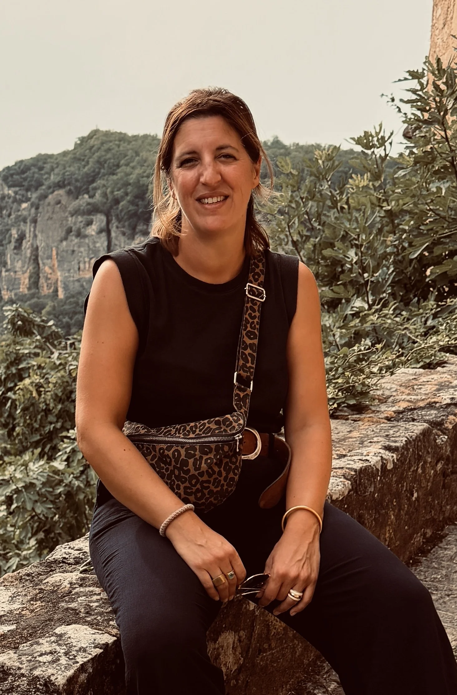 Portrait de Sarah, réalisatrice vidéo à Lille et Paris spécialisée en interviews et reportages, fondatrice de Les Gens Pensent