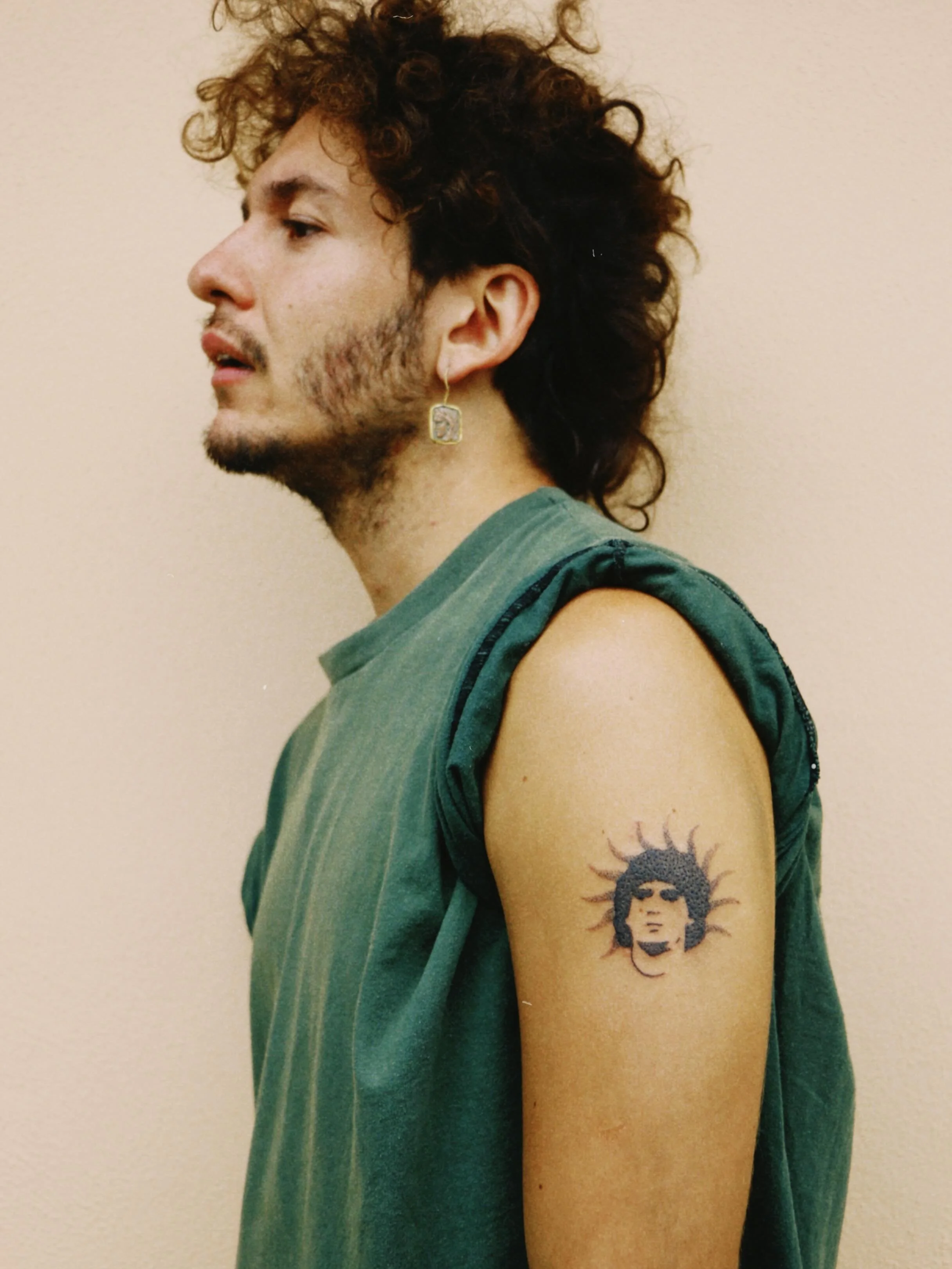 Handpoked Maradona for Siro 🌞
First time tattooing another human, thank you so much for the trust, what a beautiful experience!!!

#handpoketattoos #handpoke