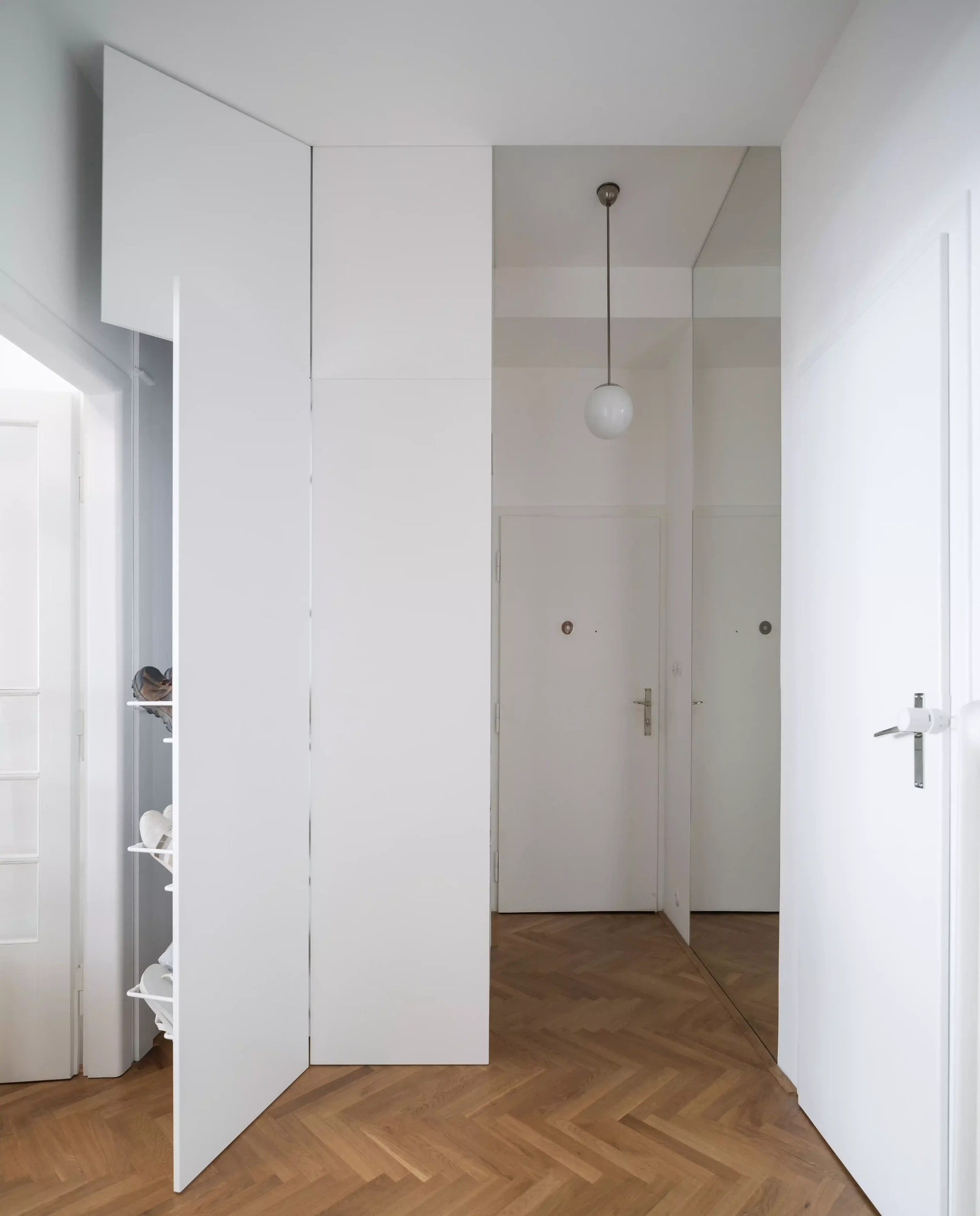 martin-cenek-architecture-functionalist-apartment-alex-shoots-buildings-28.webp