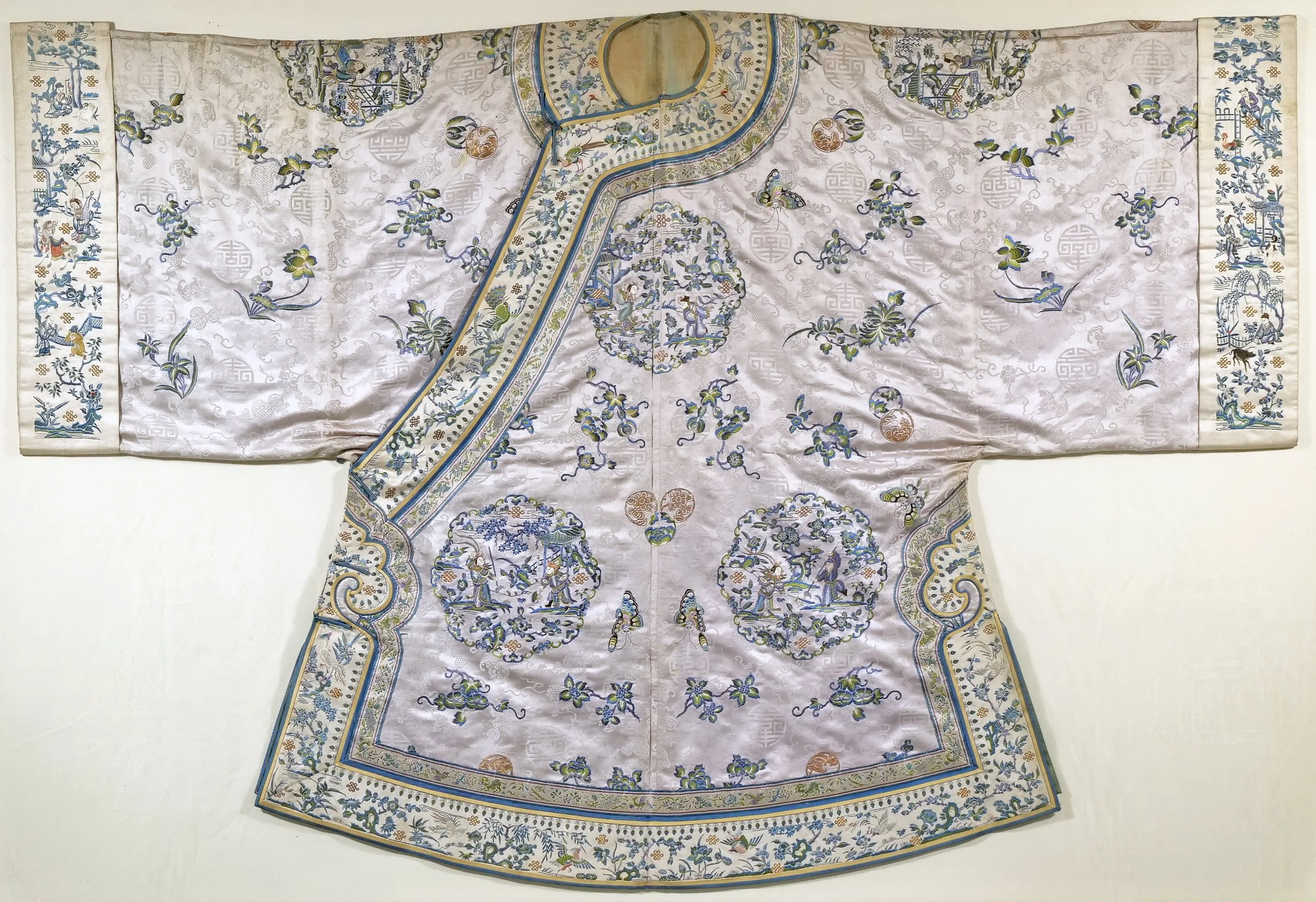 CHINESE SILK EMBROIDERED ROBE | Hammer: $4,800