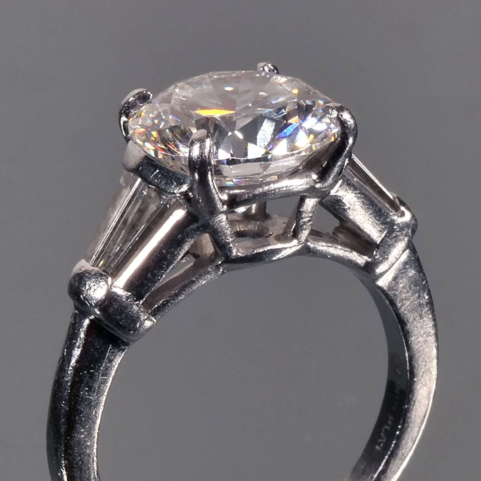 4.47ct ROUND BRILLIANT DIAMOND ENGAGEMENT RING