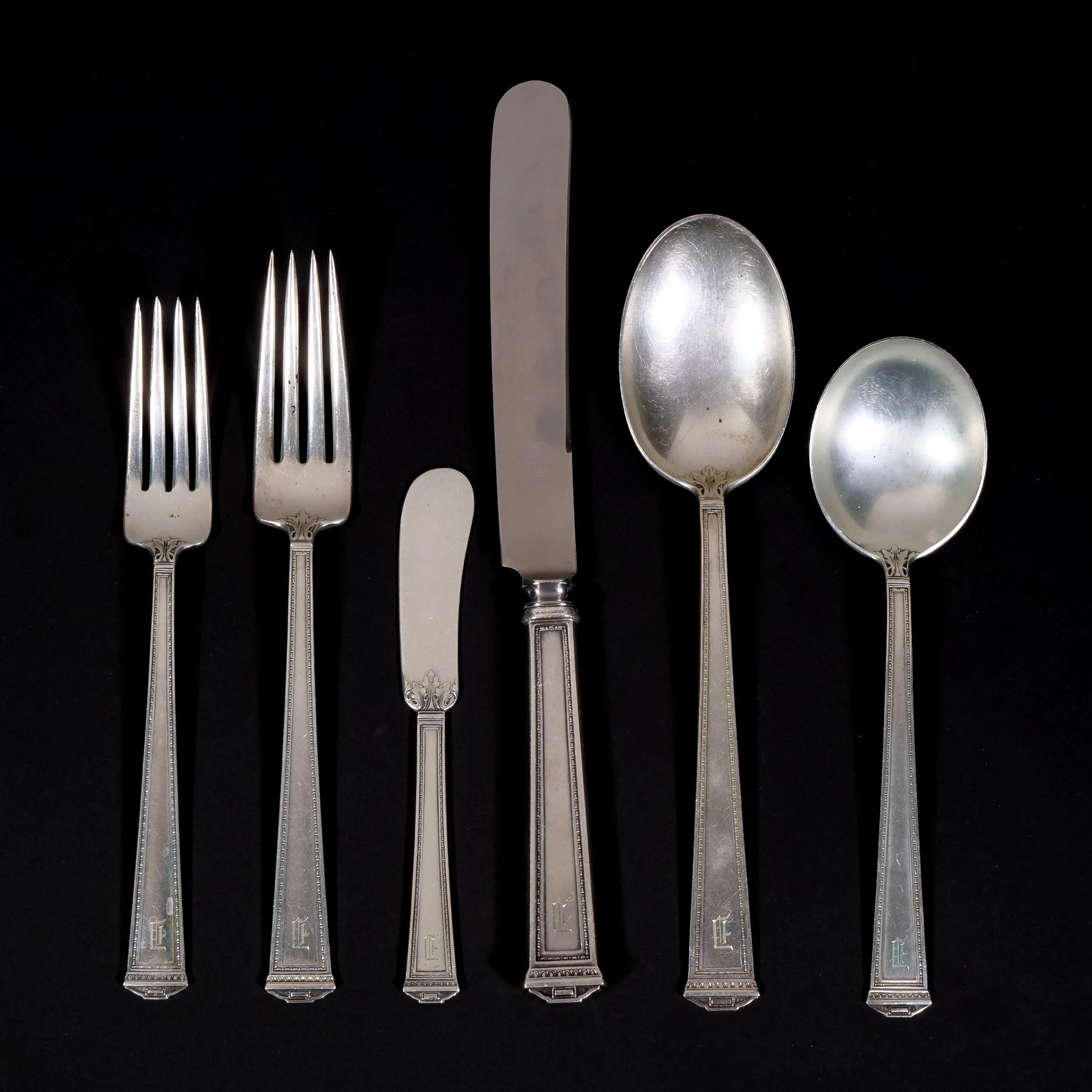 INTERNATIONAL STERLING PANTHEON PATTERN FLATWARE | $2,000 - 3,000