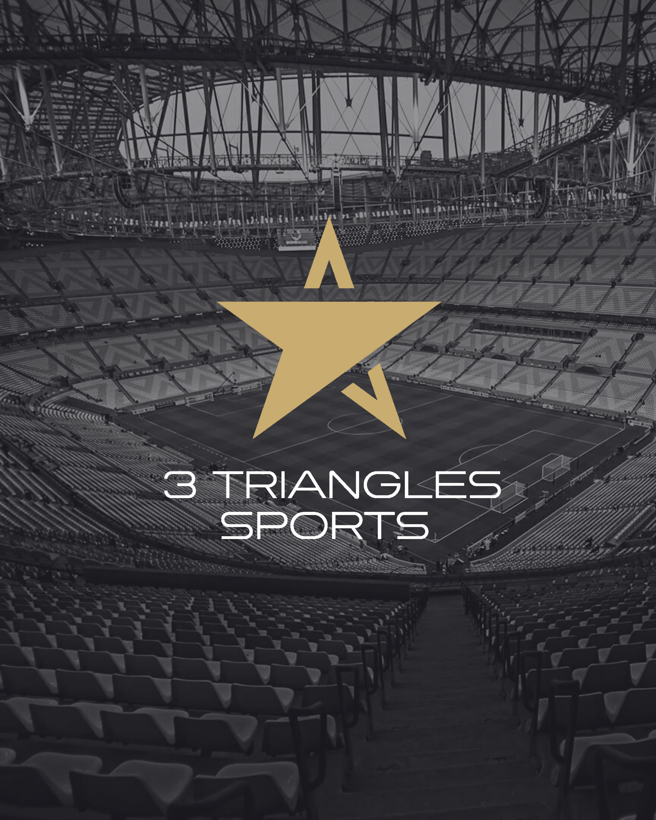 Estadio vacío con logo de una estrella dorada y las palabras '3 Triangles Sports' en el centro.
