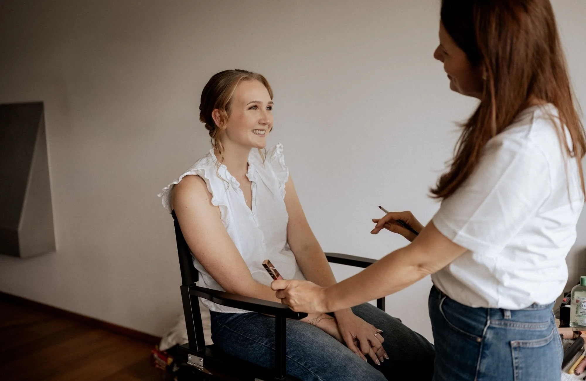 nadine-winkelmann-beim-brautstyling.jpgSchöner Moment beim Getting nadine-winkelmann-beim-brautstyling.jpg
