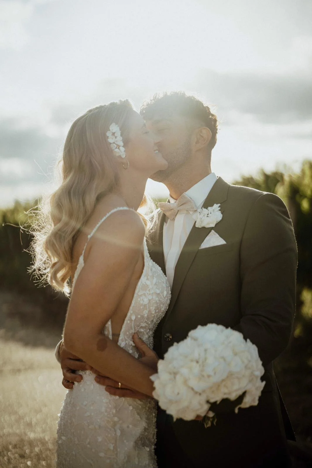 Brauthairstyling mit lockeren Wellen im Natural Glam Look