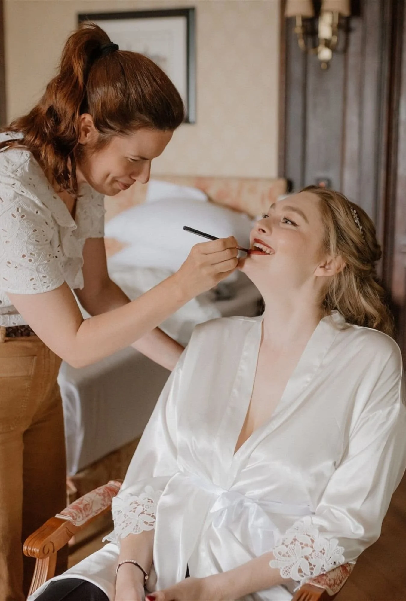 Modernes Brautstyling beim Getting Ready