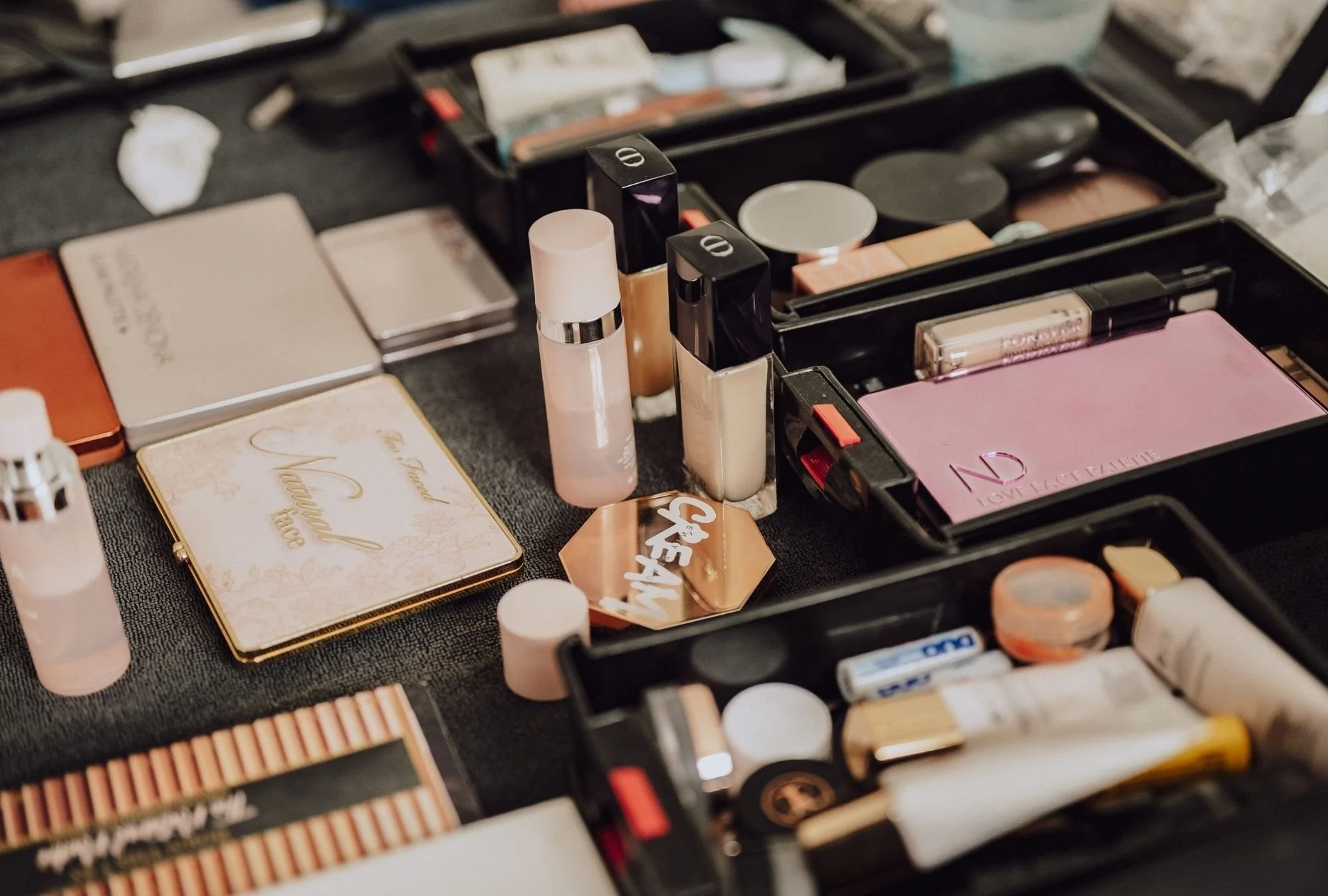 Produktpalette einer Brautstylisin