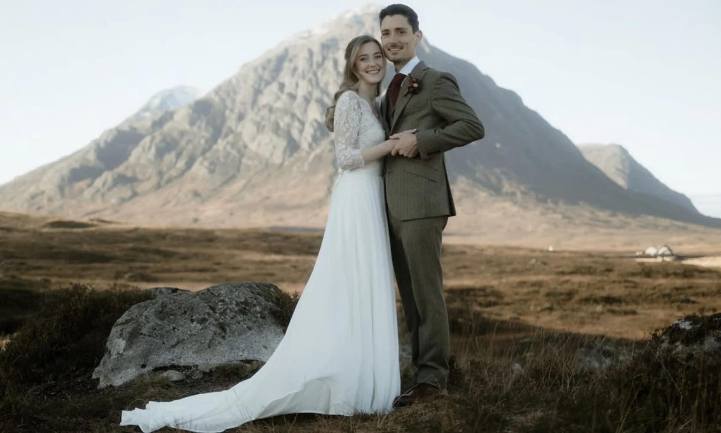 Heiraten in Glencoe – Brautpaar in den schottischen Highlands