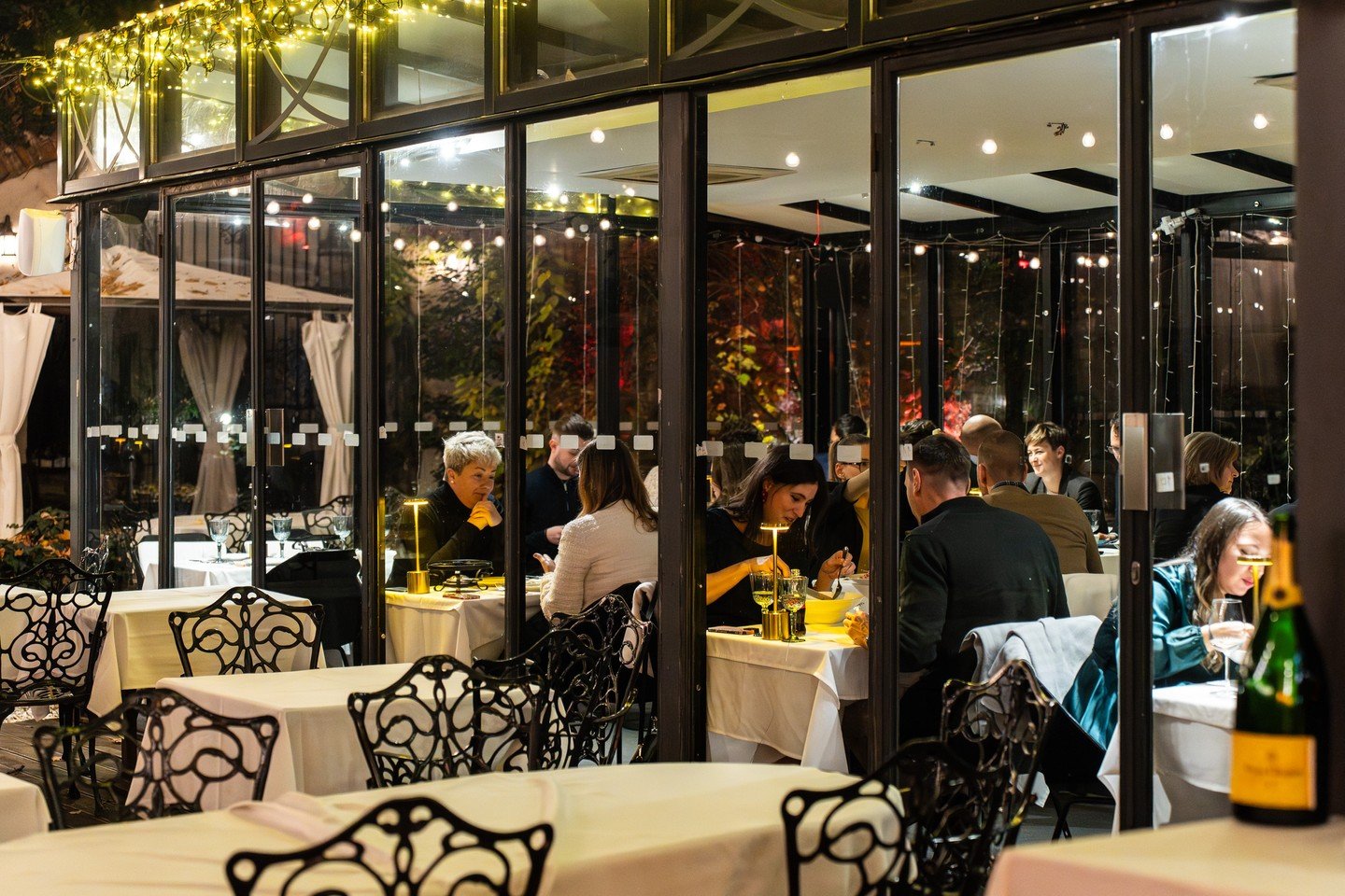 Lassan el&eacute;rkez&uuml;nk az utols&oacute; fondue est&eacute;nkhez, de m&aacute;rciusban m&eacute;g a megszokott m&oacute;don, szerd&aacute;nk&eacute;nt, cs&uuml;t&ouml;rt&ouml;k&ouml;nk&eacute;nt &eacute;s vas&aacute;rnaponk&eacute;nt v&aacute;r