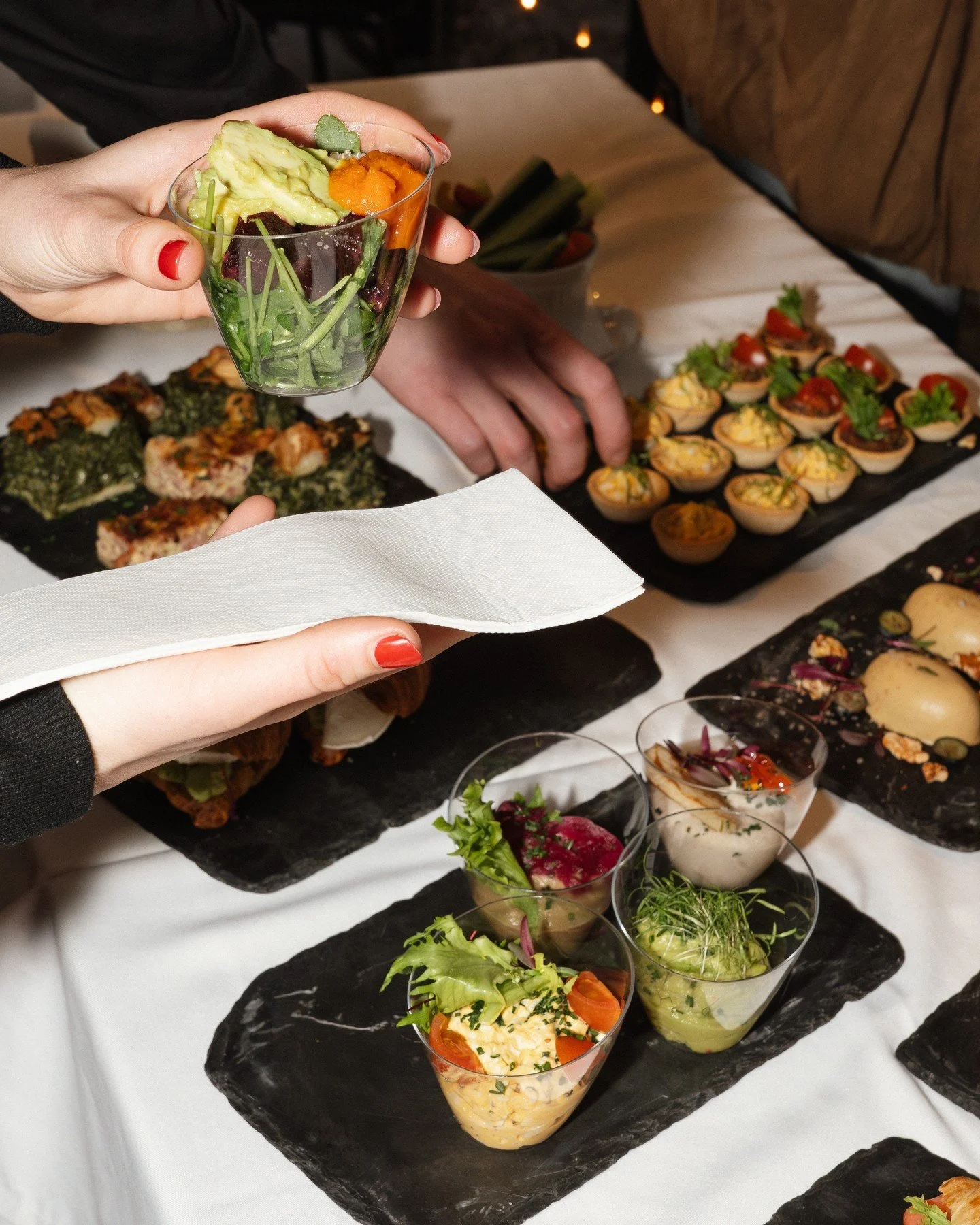 Ne gondolkodj azon, hogy mit fogsz főzni, ha nagyobb t&aacute;rsas&aacute;g &eacute;rkezik hozz&aacute;d. Ink&aacute;bb keress fel minket &eacute;s mi mindenben seg&iacute;t&uuml;nk! ✨

👉🏻 Link a BIO-ban!

#pavillondeparis #pavillondeparisbudapest 