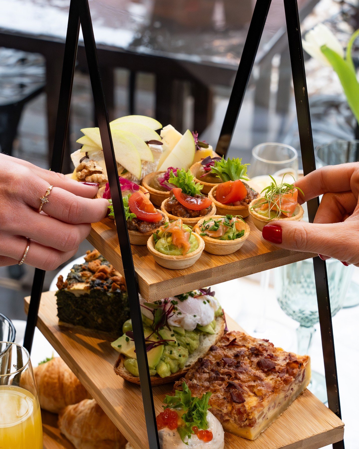 〰️ BRUNCH BRUNCH BRUNCH 〰️
&Aacute;prilis 4-el kezdődően minden szombaton bruncholunk! ✨ Ezeken a szombatokon s&oacute;s &eacute;s &eacute;des fog&aacute;sok, valamint 2 fős brunch k&oacute;stol&oacute;k is v&aacute;rnak.

#pavillondeparis #pavillond